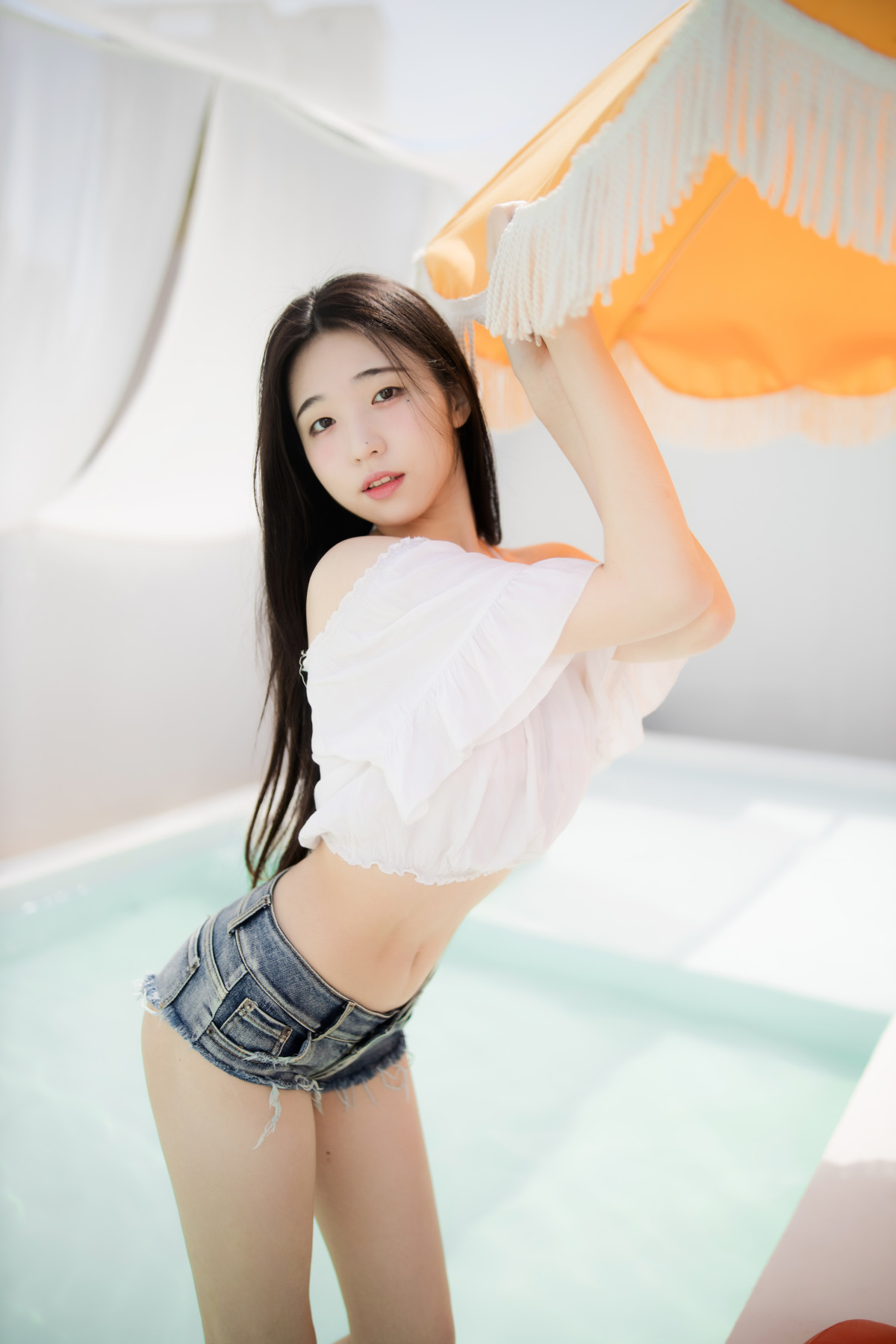 Yeon-Woo-연우-Mini-Photobook-8220Vacation8221-10-03