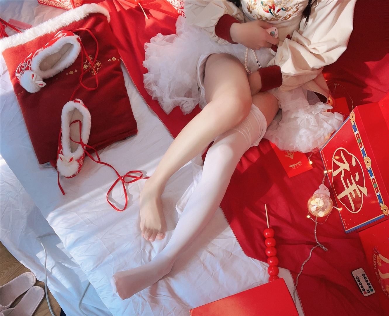 白丝奶糖酱---新年女仆-108P-108P-38759-MB-20240824j-08-25