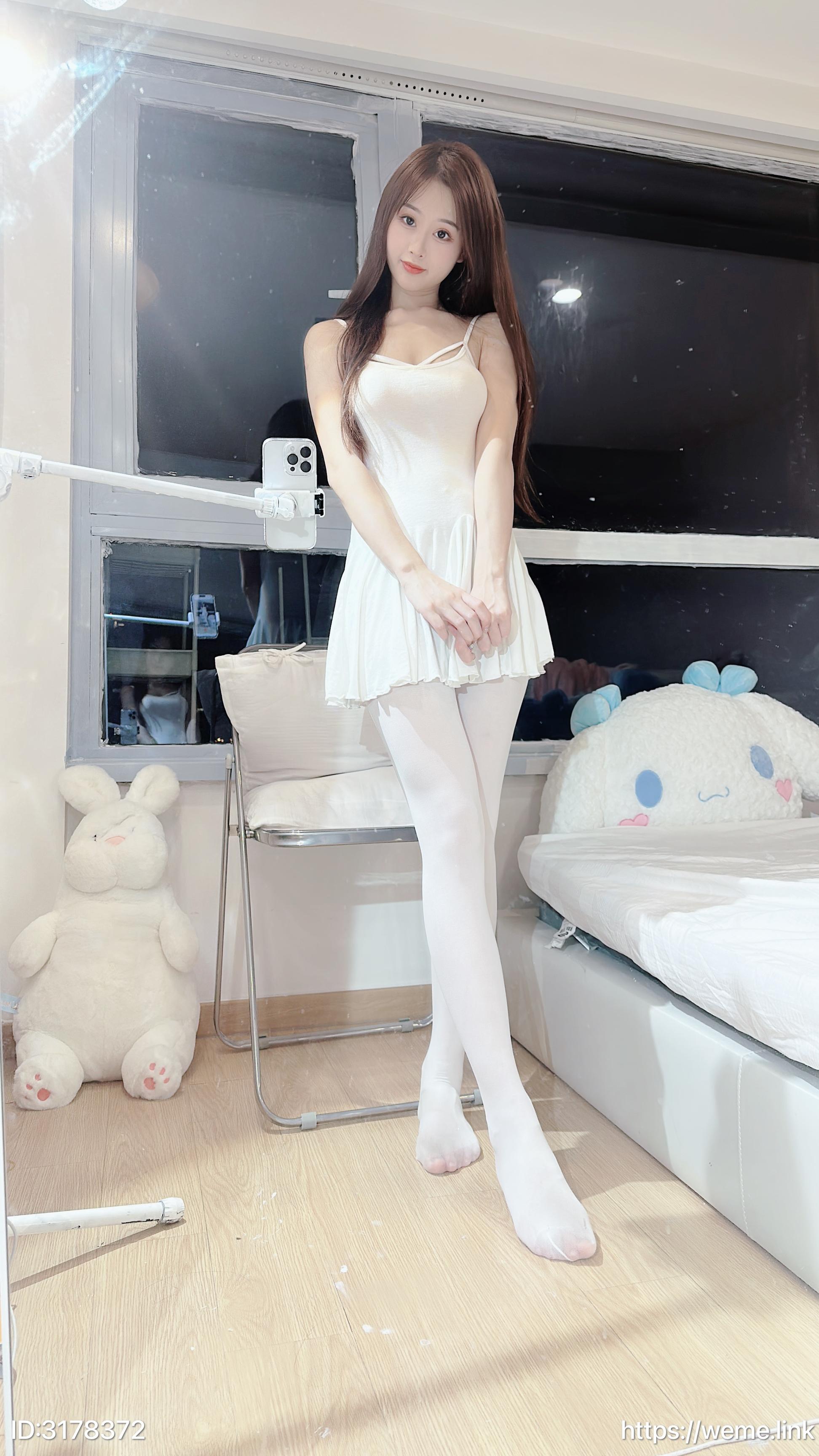 小萌子---NO006-一字马挑战-57P54MB-08-17