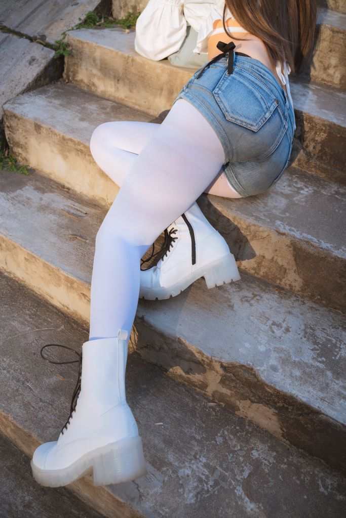 萌芽儿o0-邻家小恶魔-47P1V-426MB-03-18