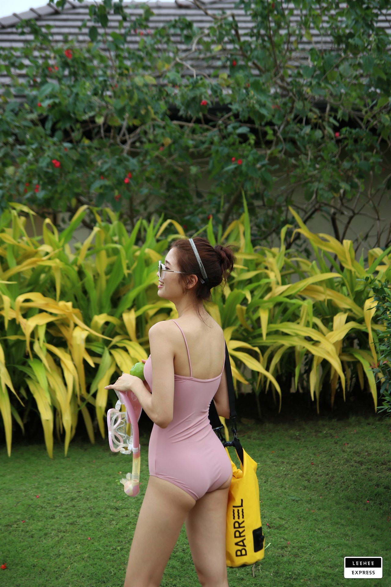 Lee-Heeeun-이희은-LEEHEE-EXPRESS-LESV-001A-12-01