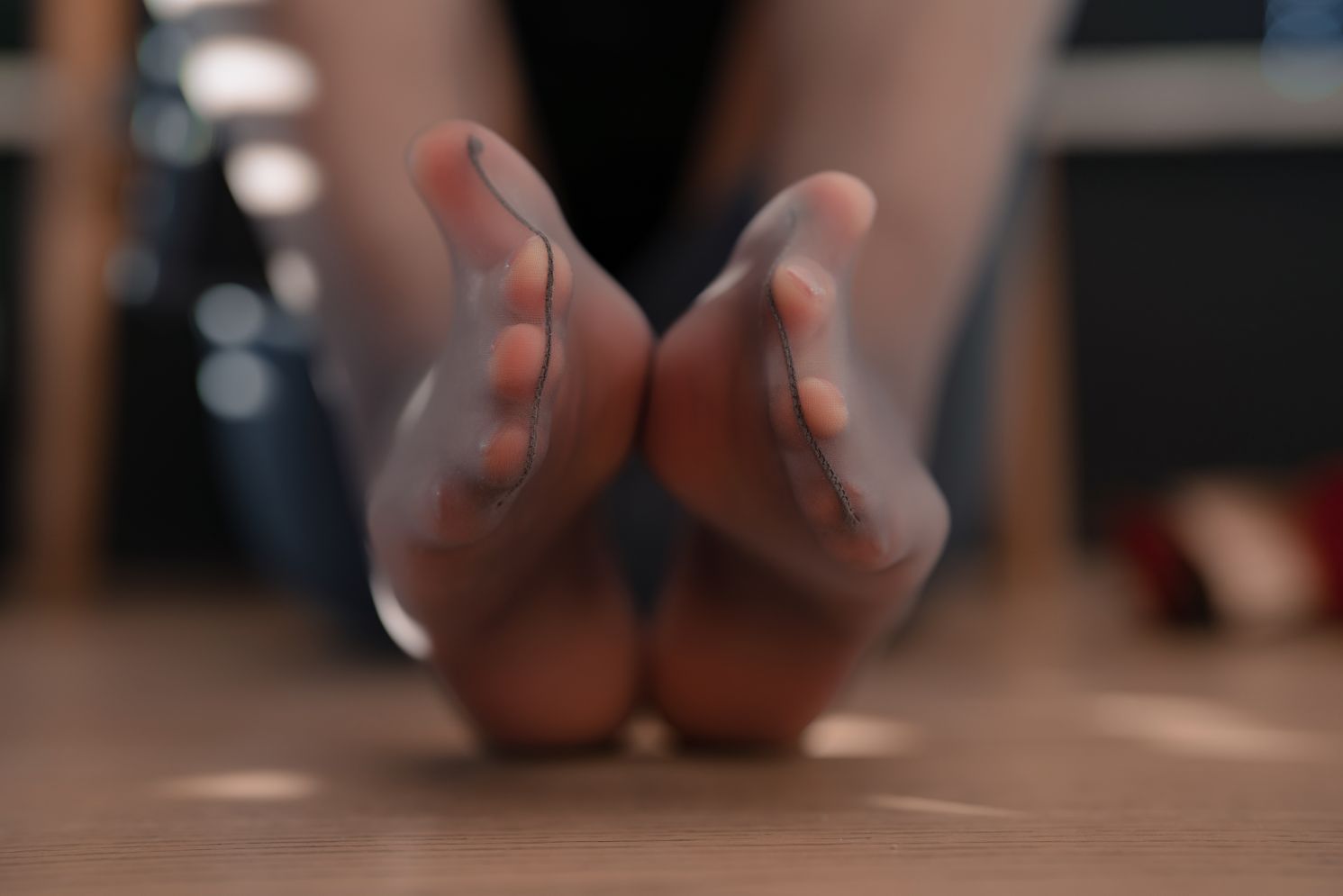 轩萧学姐---蓝裙OL170p4v-147G-06-18