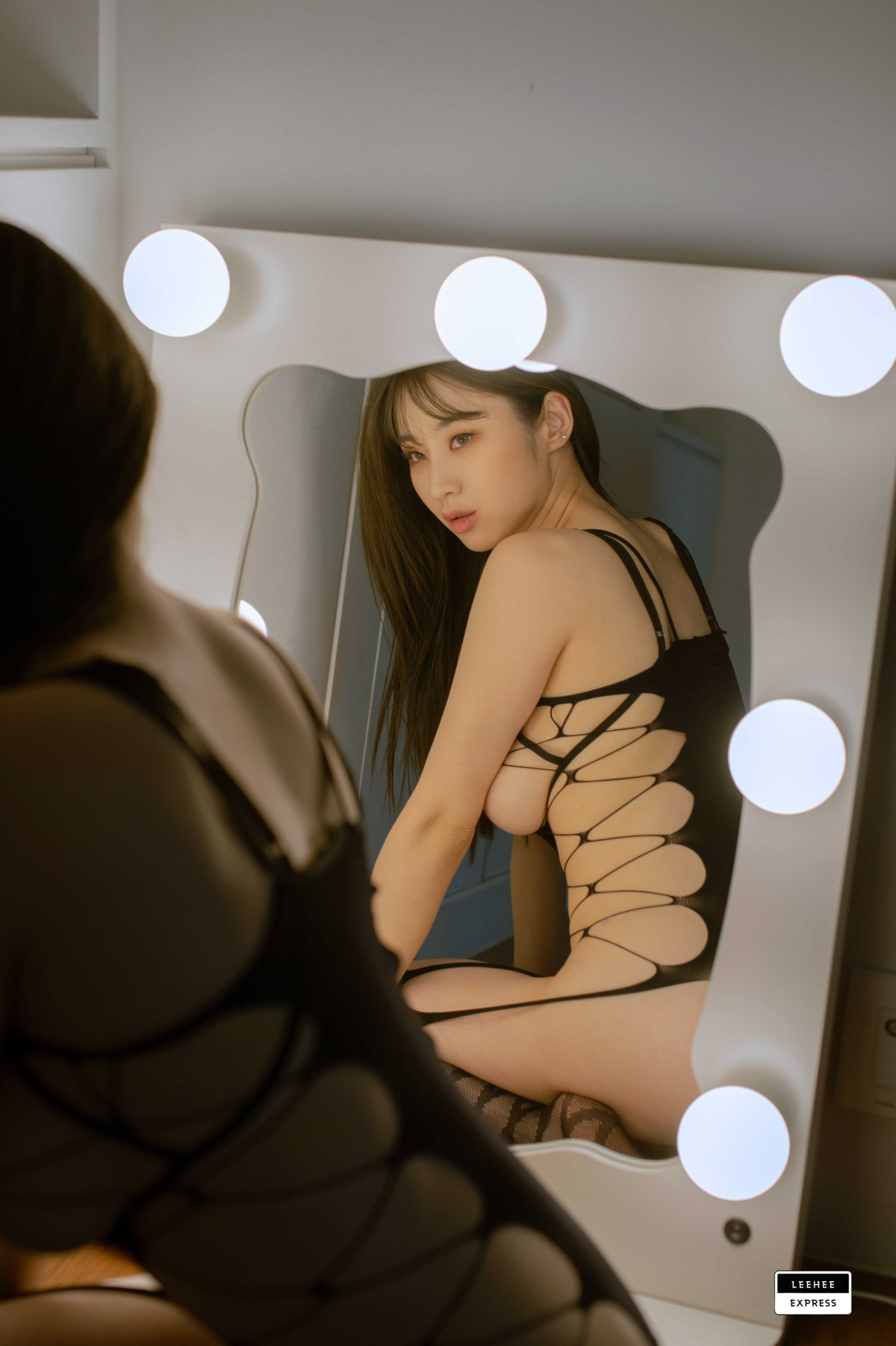 Kim-Woo-Hyeon-김우현-LEEHEE-EXPRESS-LEDG-055B-Set02-01-26