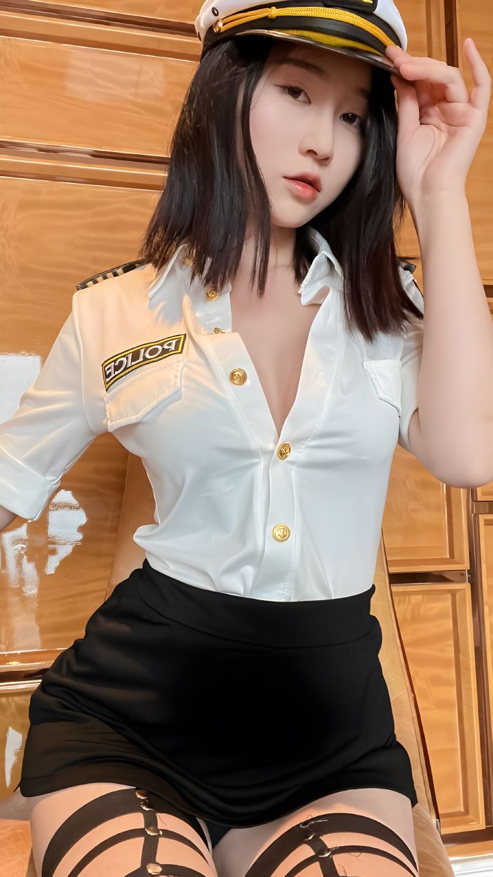 年年---涩女警82P-4665M-01-25