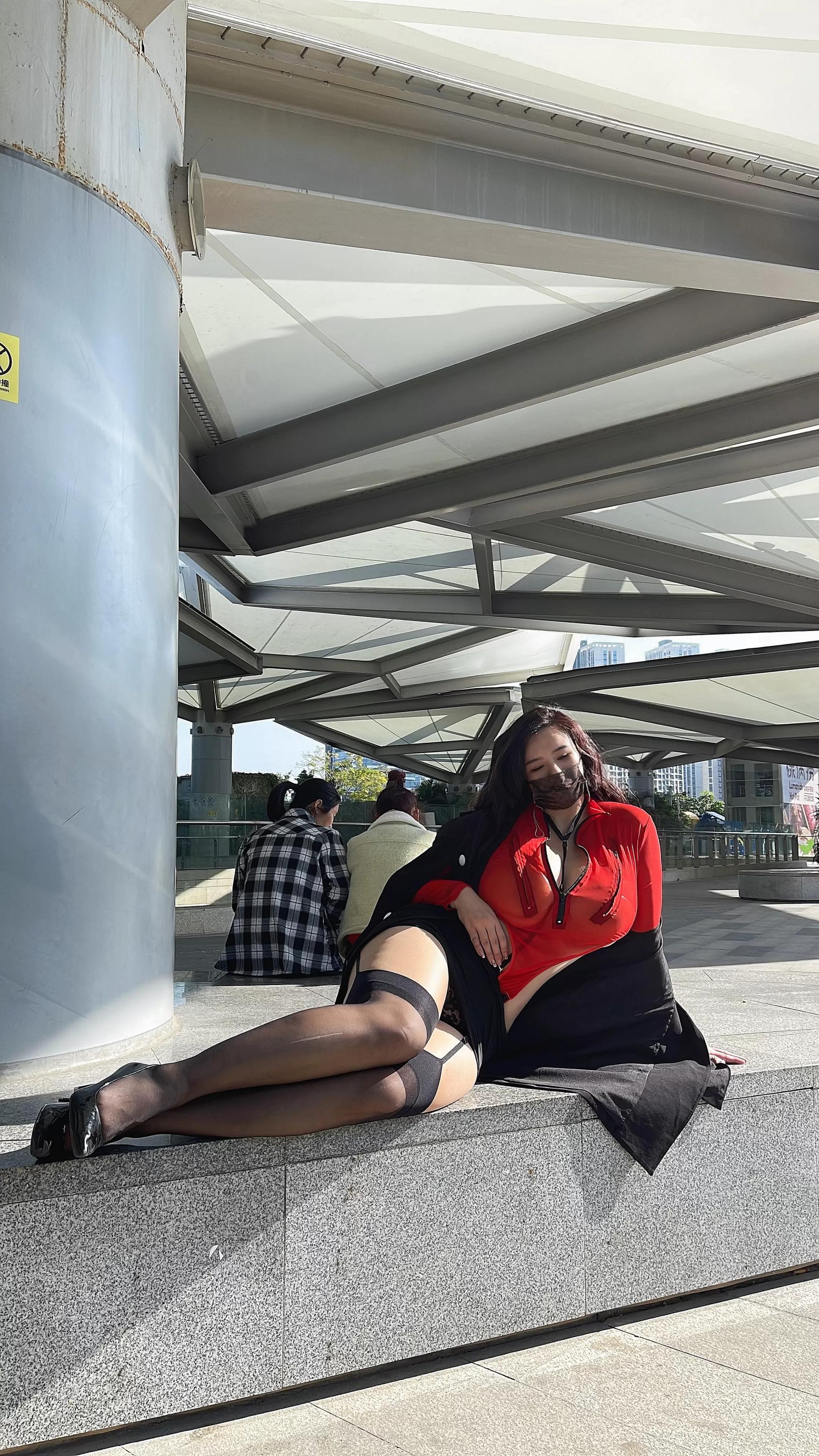 水蜜桃米米---吊带黑丝-30P-12276-MB-08-11