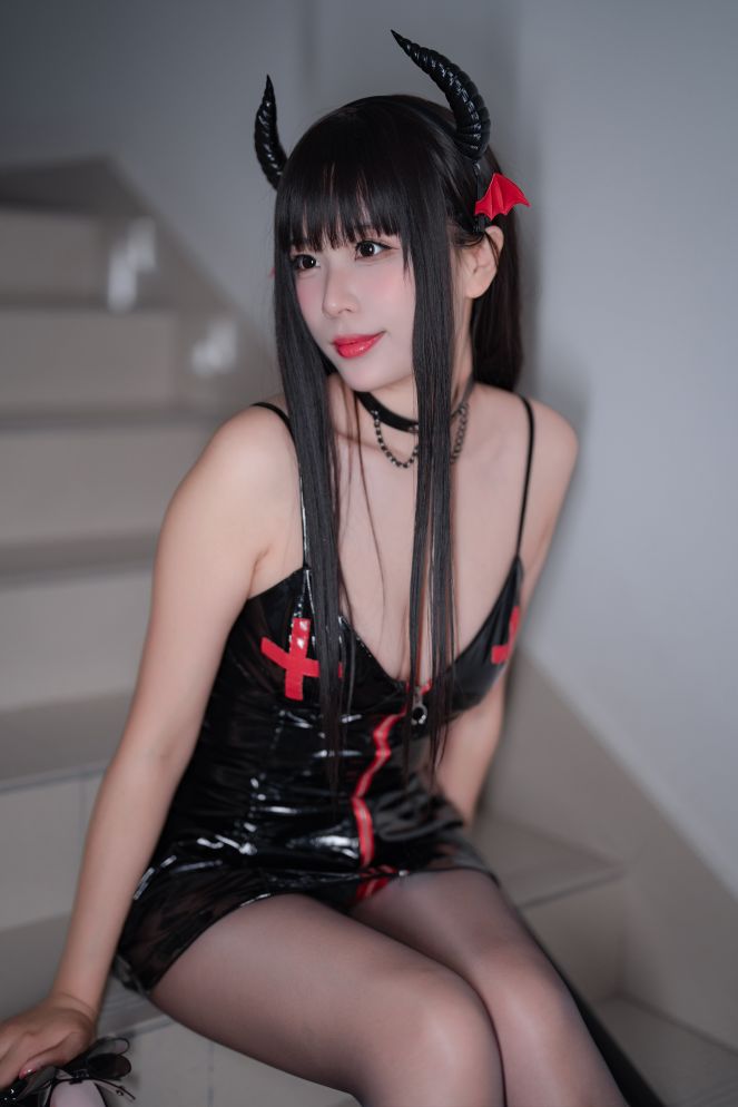 轩萧学姐---万圣节魅魔100p1v-674MB-06-16