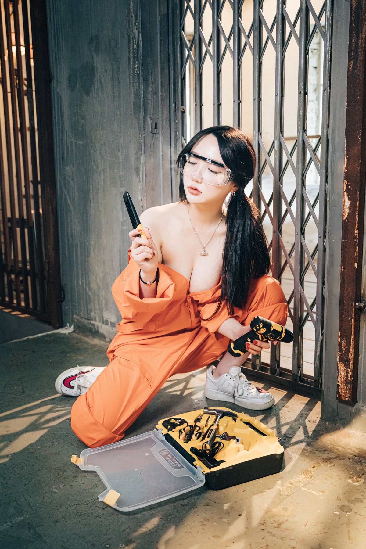 Son-Yeeun-손예은-Loozy-Where-Are-My-Tools-Full-ver-Set01-12-10