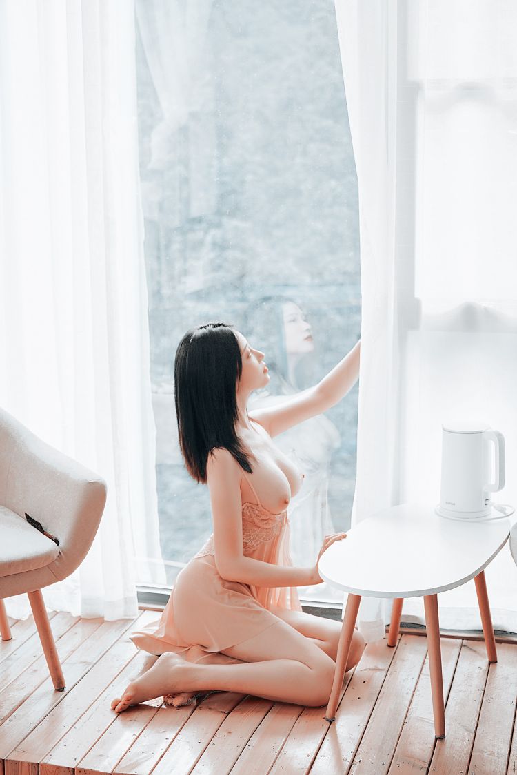 年年---暧昧40P-1181M-01-23