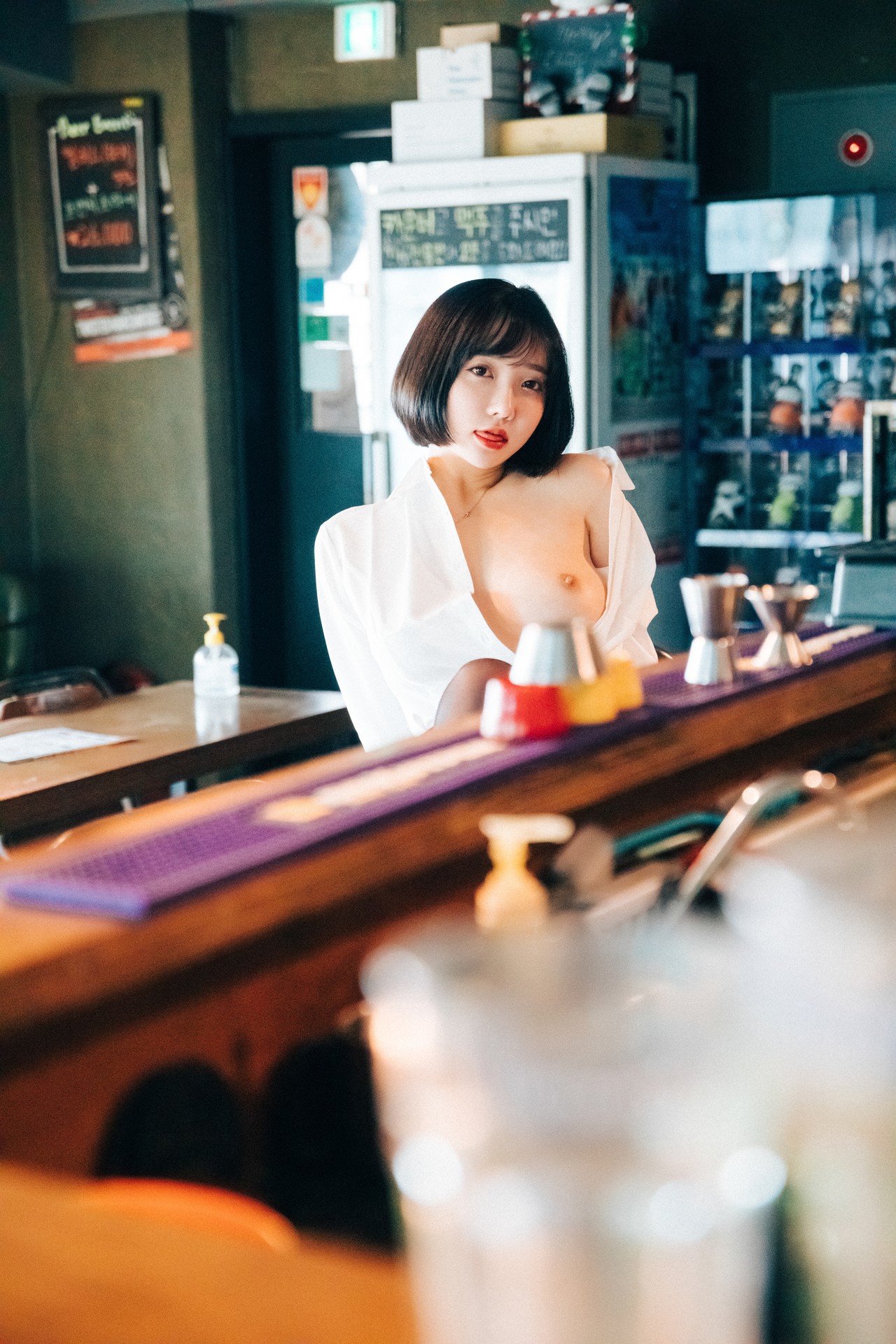 Son-Yeeun-손예은-Loozy-Tainted-Love-Bar-Set01-01-19