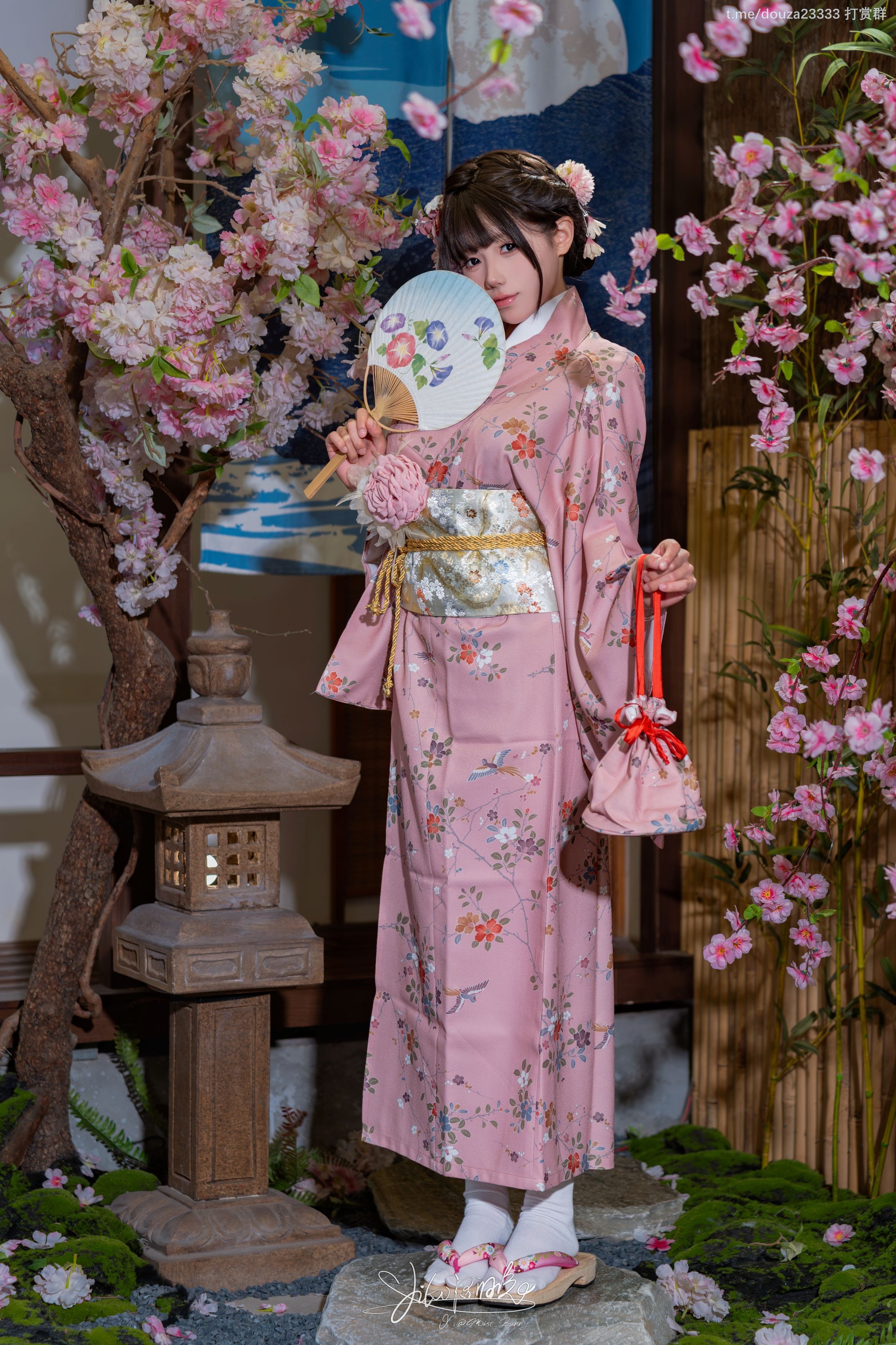 Yiko湿润兔-8月作品温泉の女将77P1V-燕无歇8月31打赏群资源-08-30