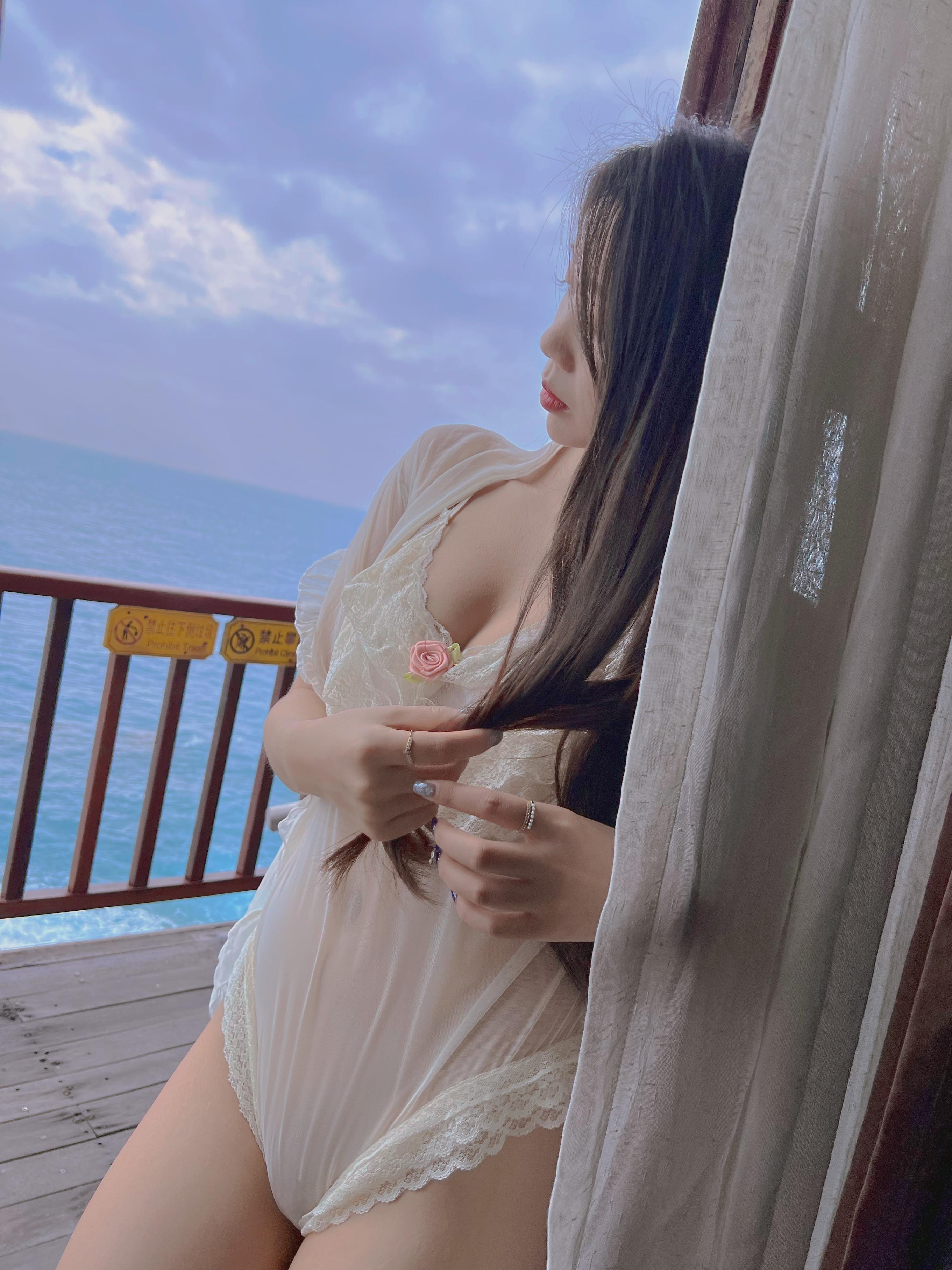 036纪念小小v5--微密圈系列-天空不作美17P83MB-08-29