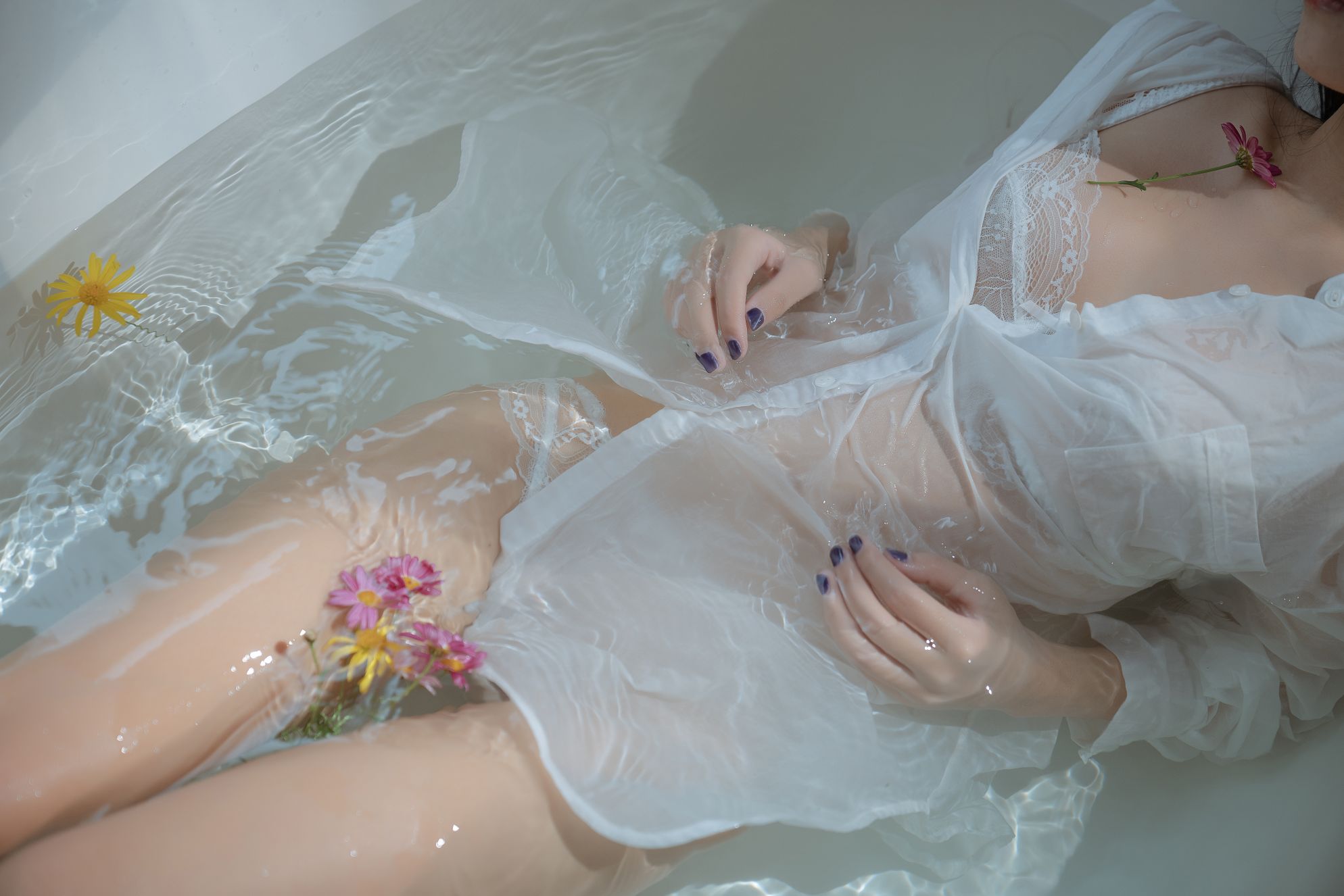 萌芽儿o0-浴缸-72P-1760MB-03-19