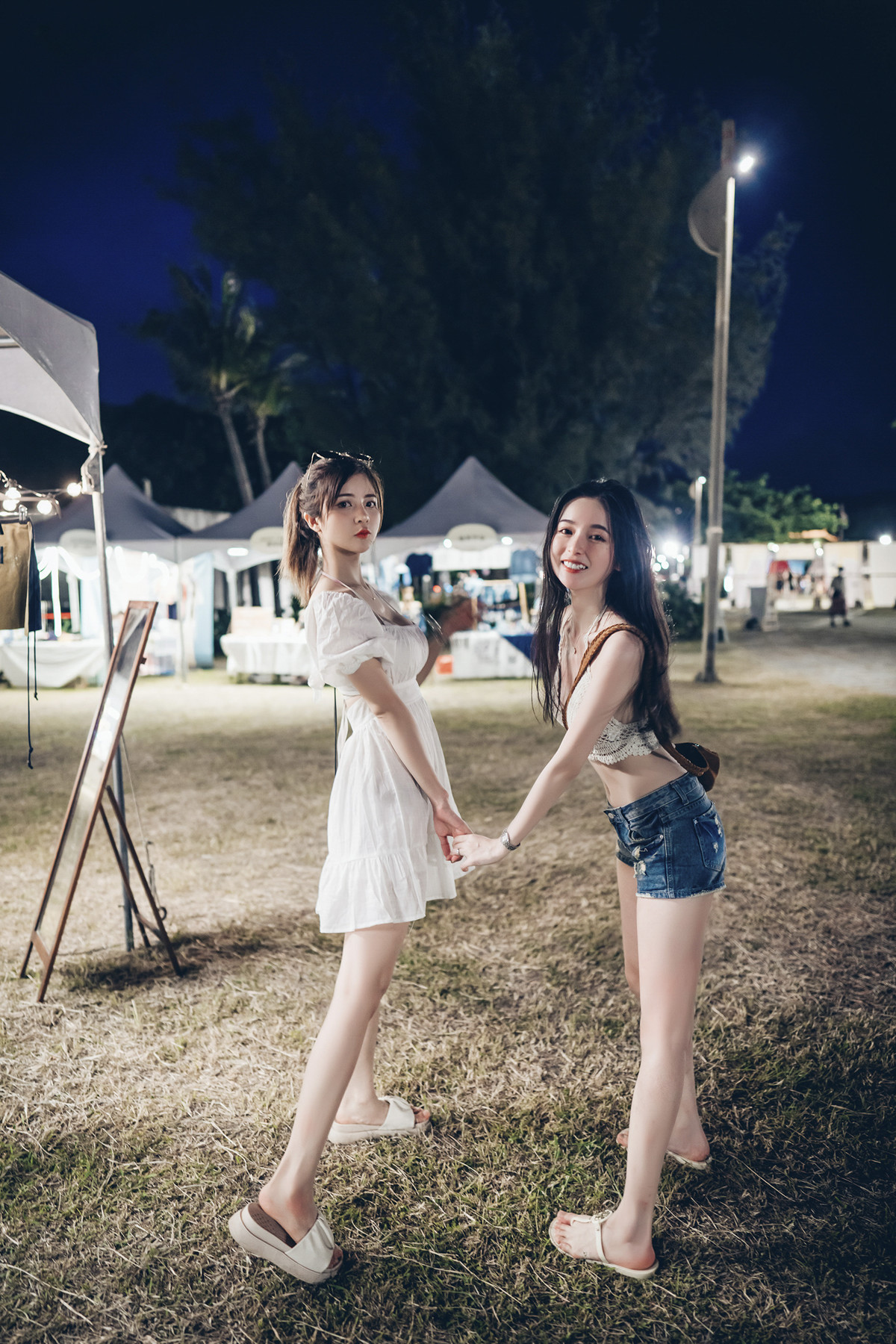 三位女神全裸合體-宅女辰辰與她的兩隻貓咪飄飄-妍妍的性生活-Set02-08-24