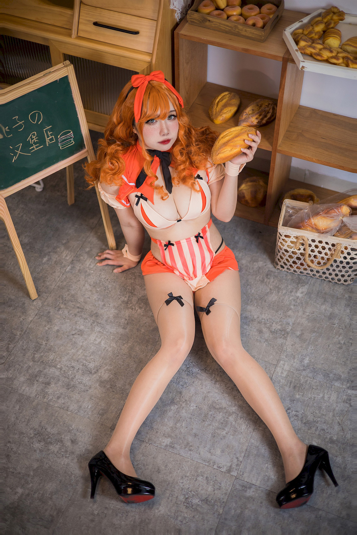 贞子蜜桃-Cosplay-汉堡店员-03-24
