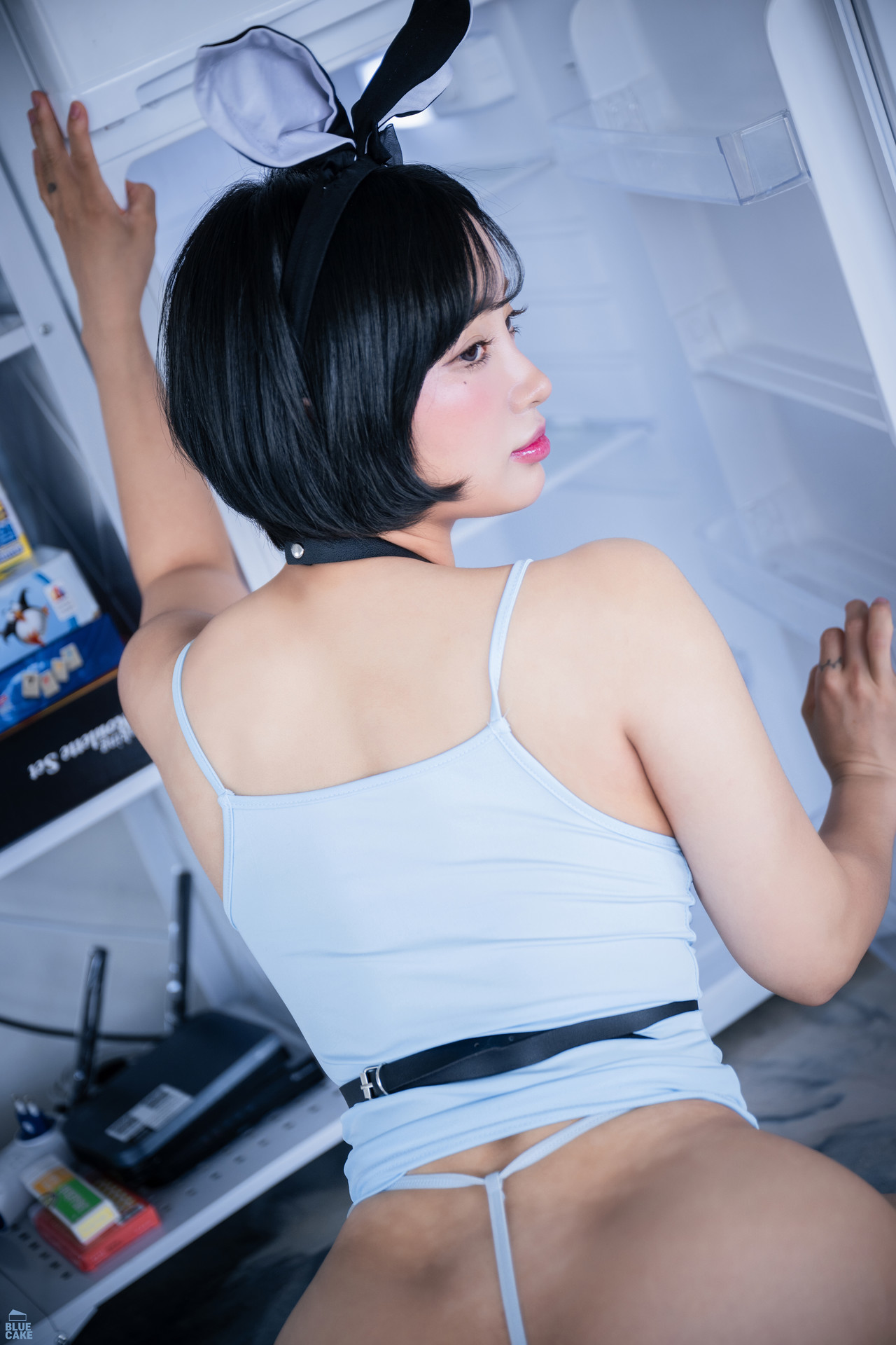 Booty-Queen-BLUECAKE-Rabbit-Sky-RED-11-25