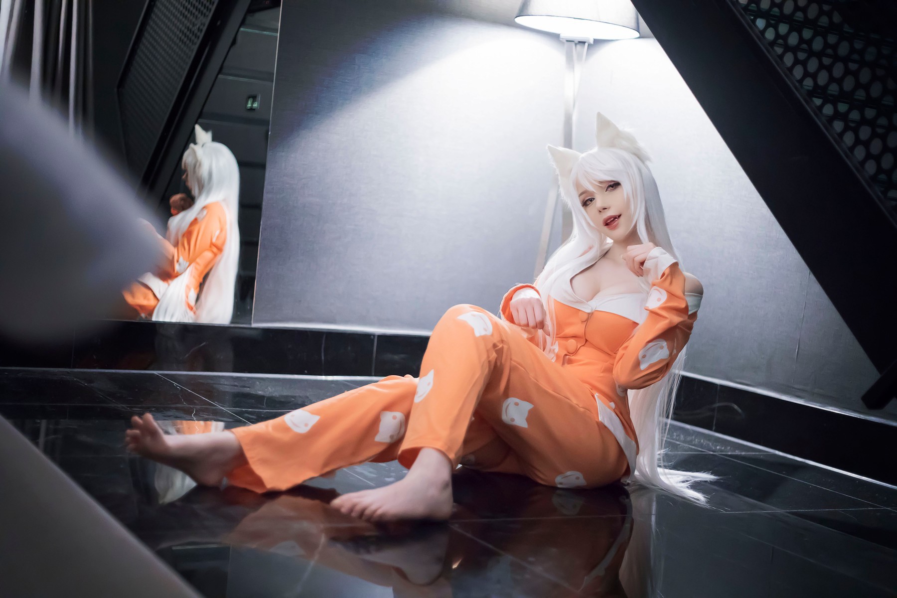 Cosplay-Sayathefox-白毛狐狸-浴室诱惑-03-31