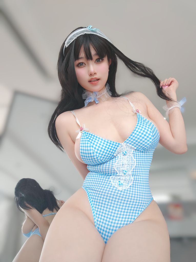 女主K-蓝色泳装女仆-04-18