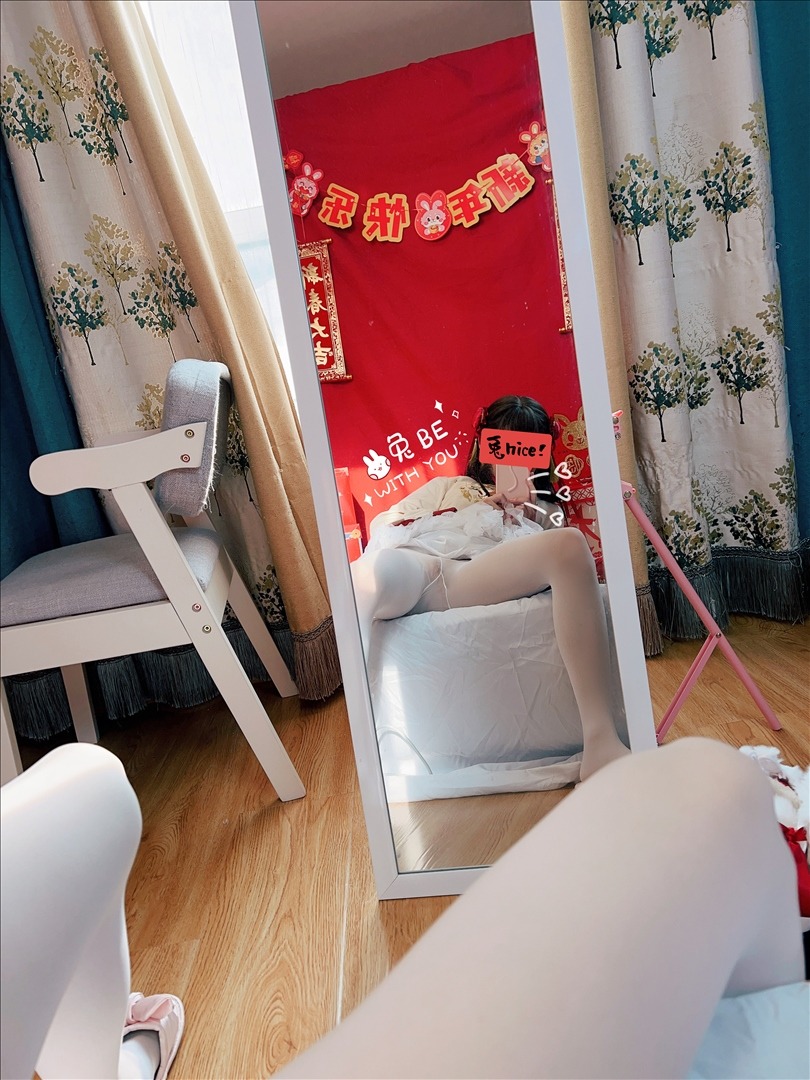 白丝奶糖酱---新年女仆-108P-108P-38759-MB-20240824j-08-25