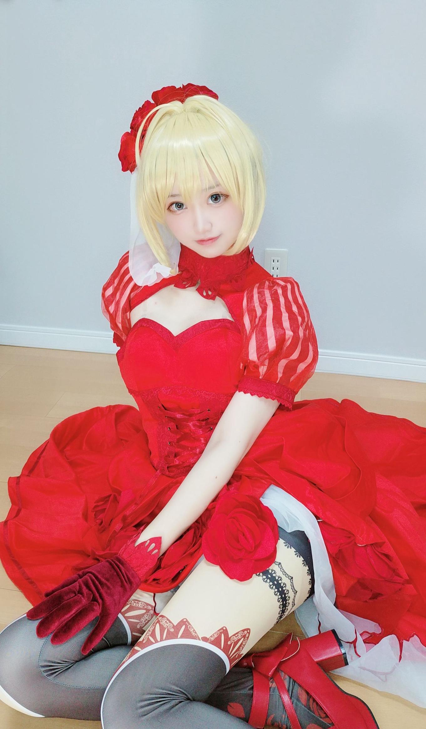 038-千阳快起床---尼禄红礼服-11P-2383-MB-08-27