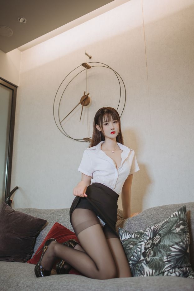 羽生三未---黑丝包臀OL40P-624MB-04-20