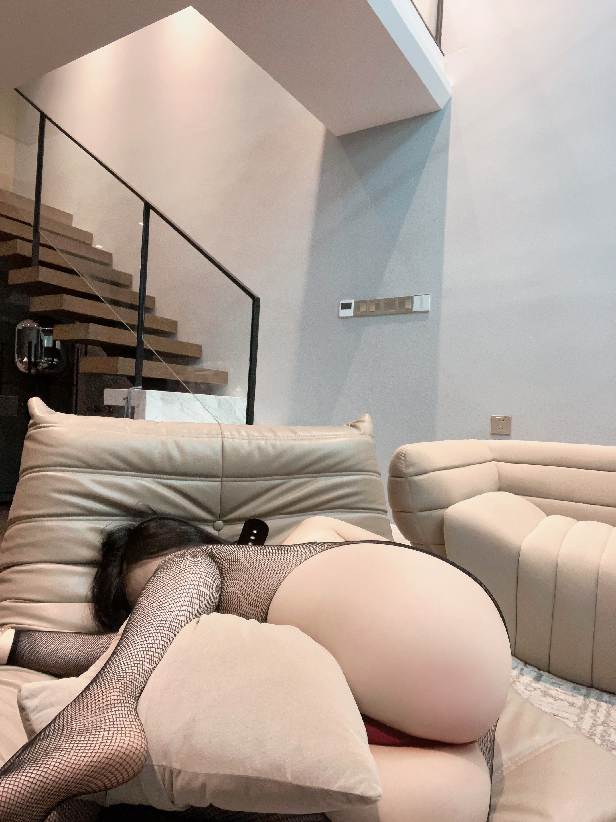 左公子666--网洞连体黑丝大辟谷-02-20