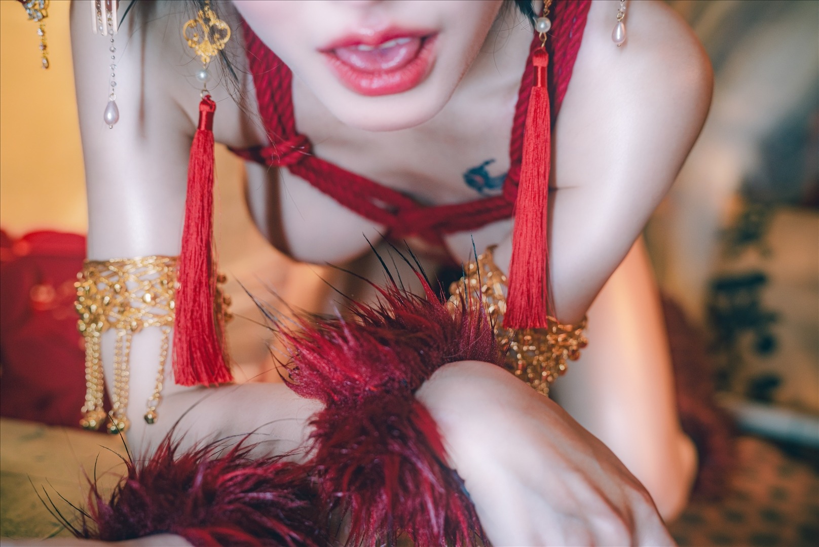 鹿八岁baby---闯进我家的凶凶年兽-120P-120P-78852-MB-20240809h-08-10