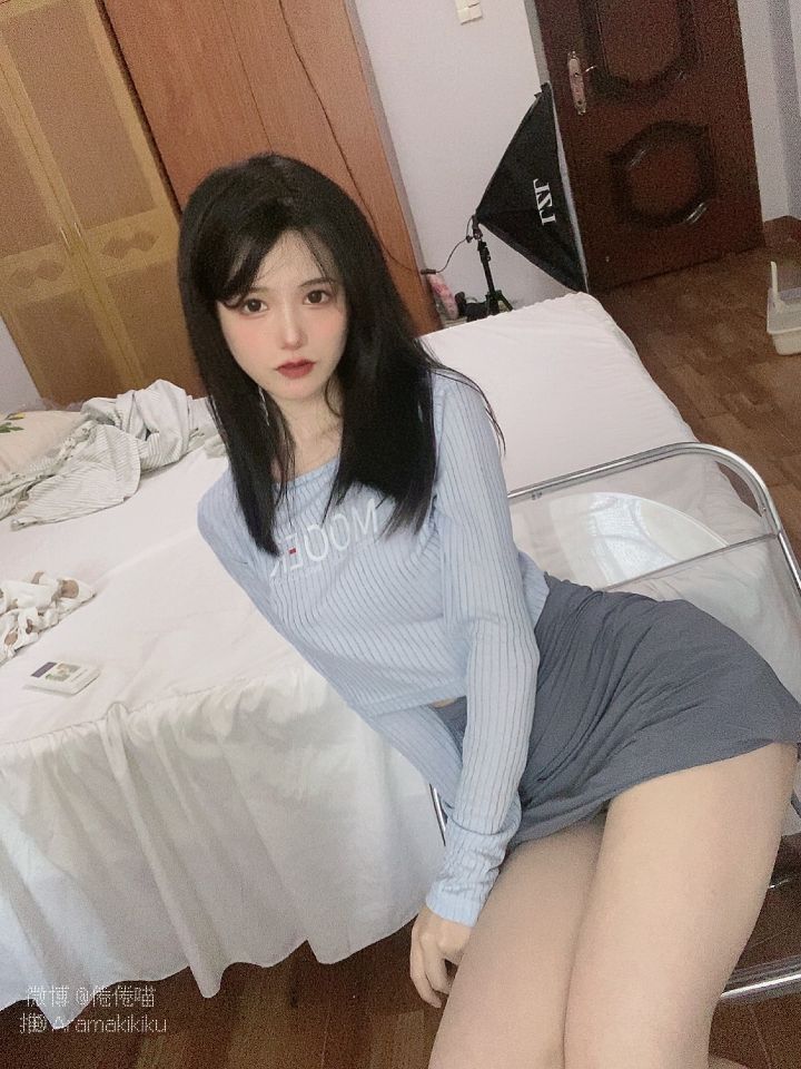 倦倦喵---吉他妹妹-01-16