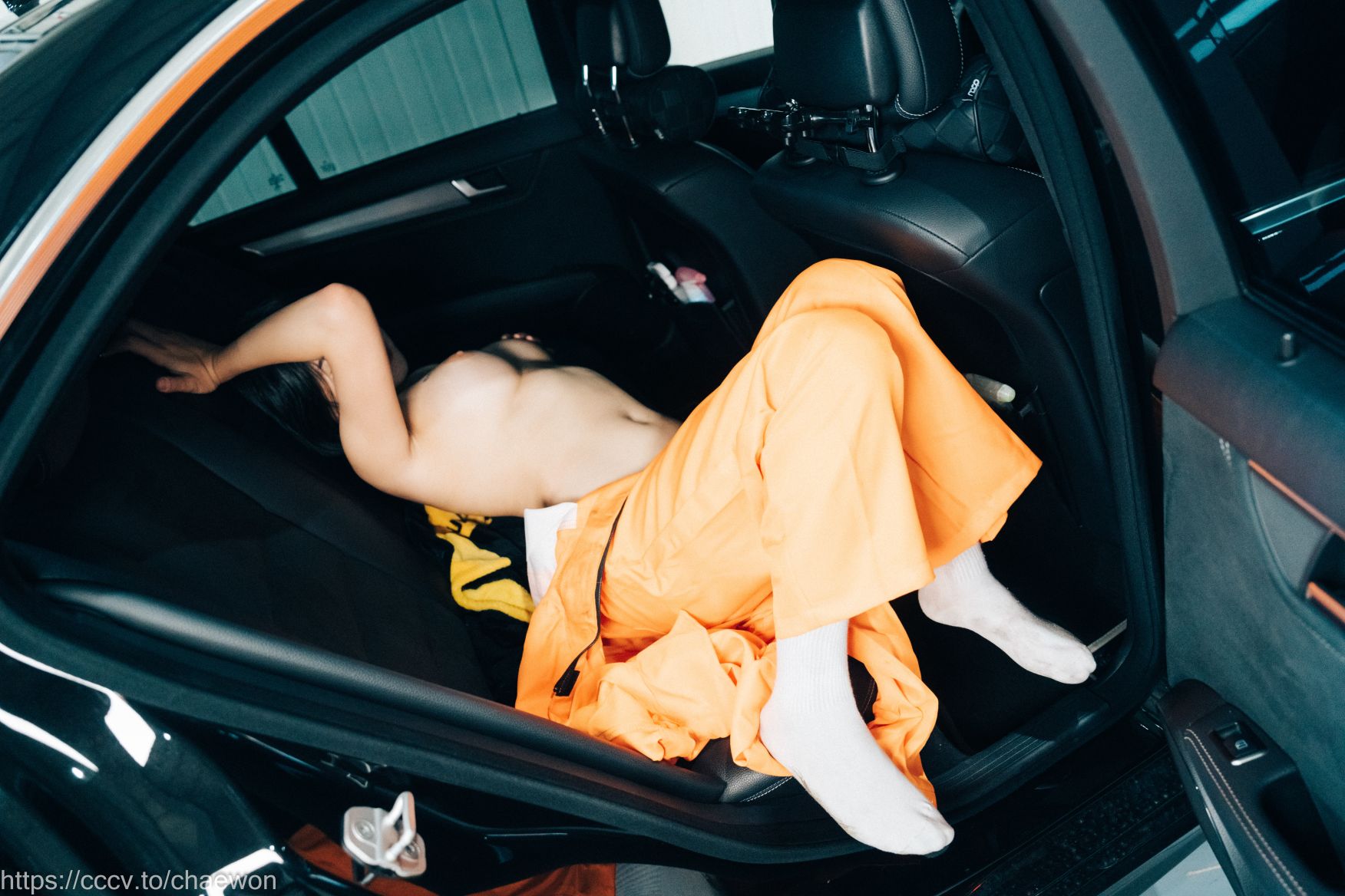 Loozy-Zia-지아---Garage-Girl-02-22