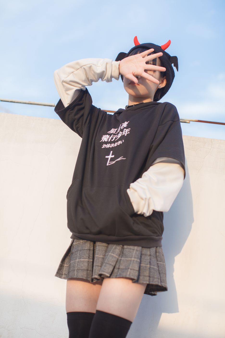 少女秩序写真-EXvol004-天台黑色过膝袜短裙47P-3475M-01-07