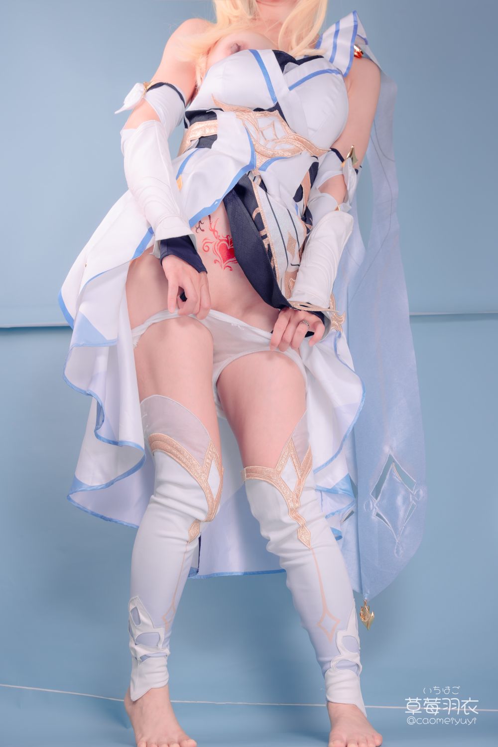 草莓羽衣-caomeiyuyi-cosplay-Lumine---Genshin-Impact-03-15