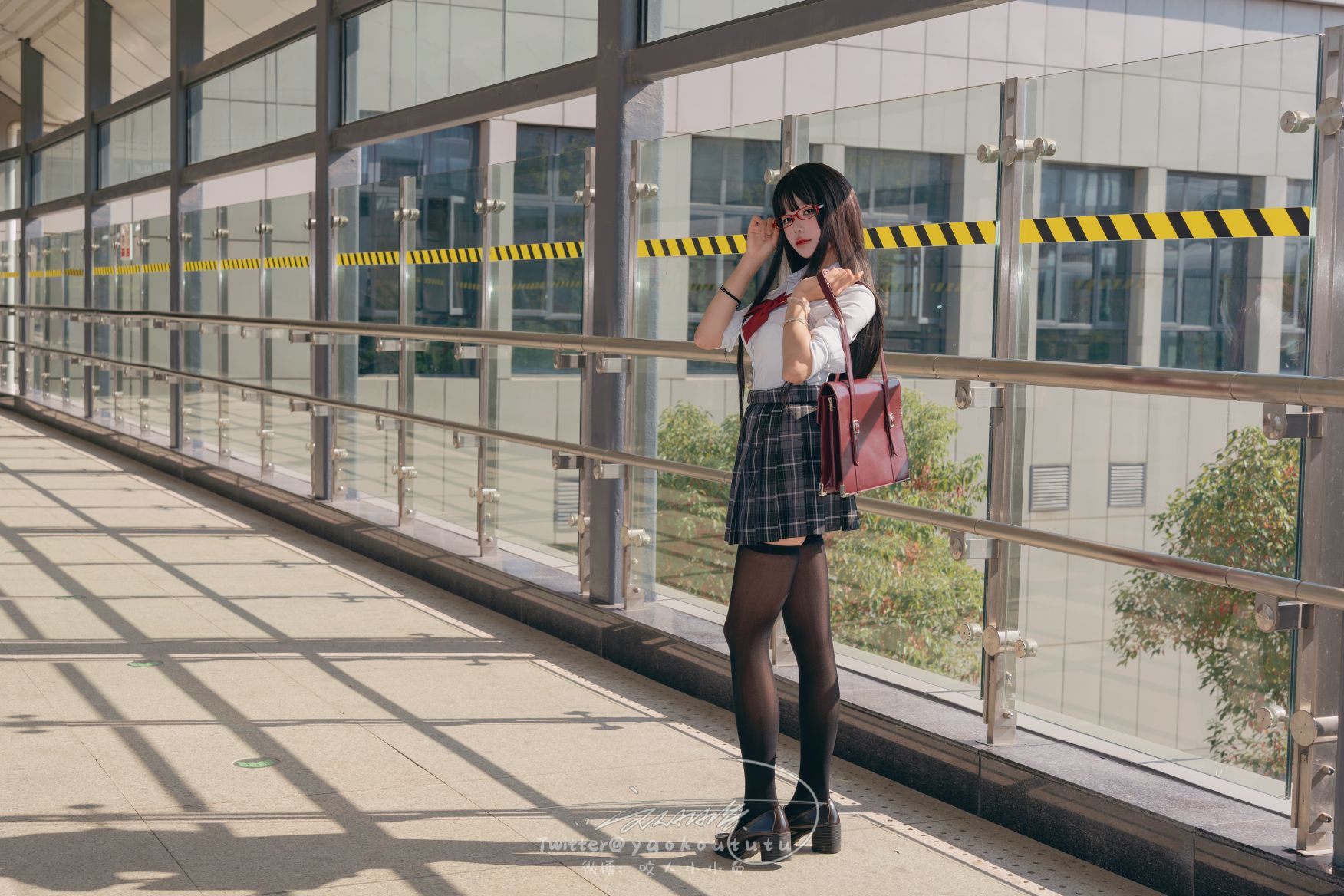 咬一口兔娘-十二月作品电车惊魂71P1V-期待-02-02