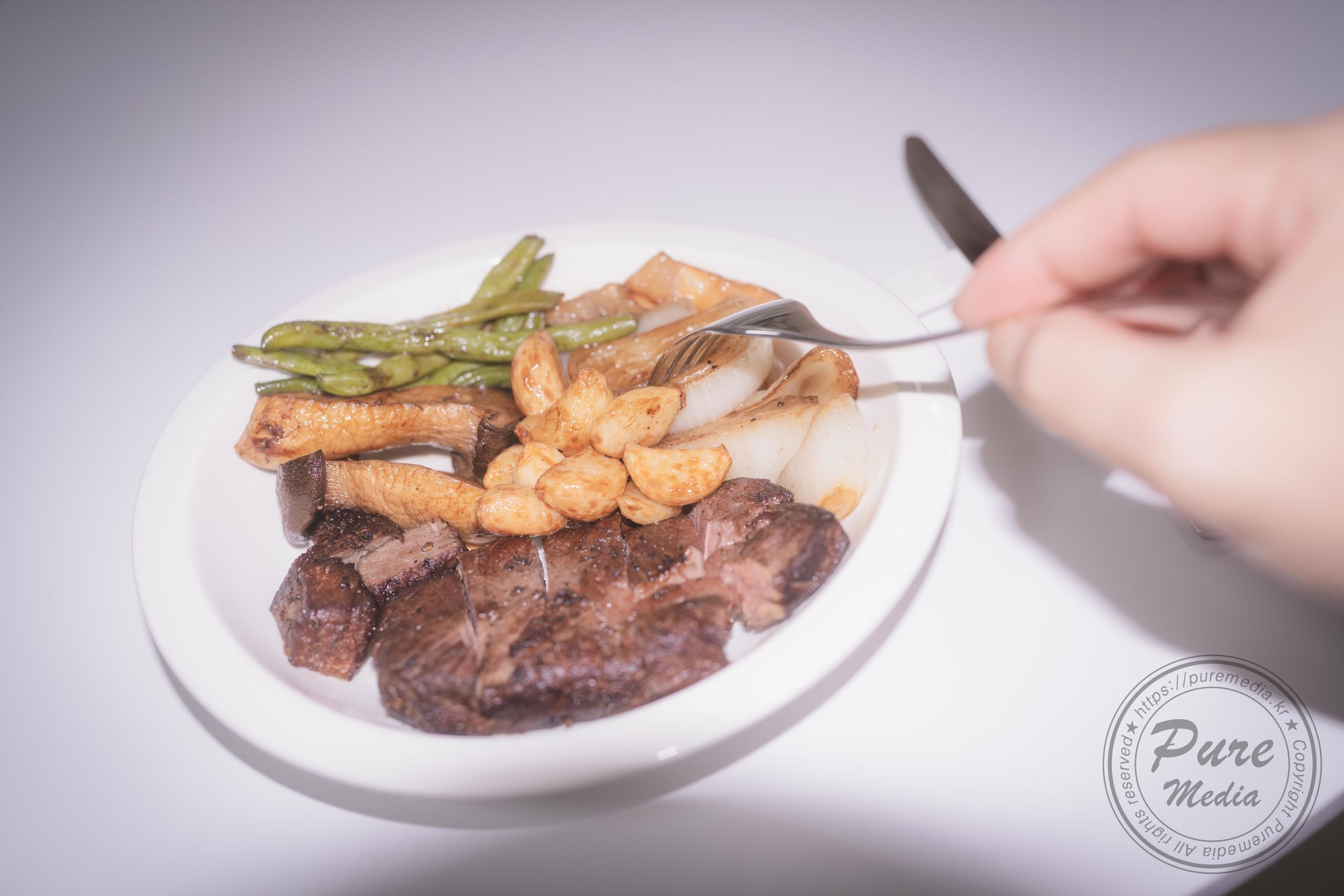 Pure-Media-Vol265-Yeha-예하---Hungry-Bitch-in-The-Stairwell-203P-08-17