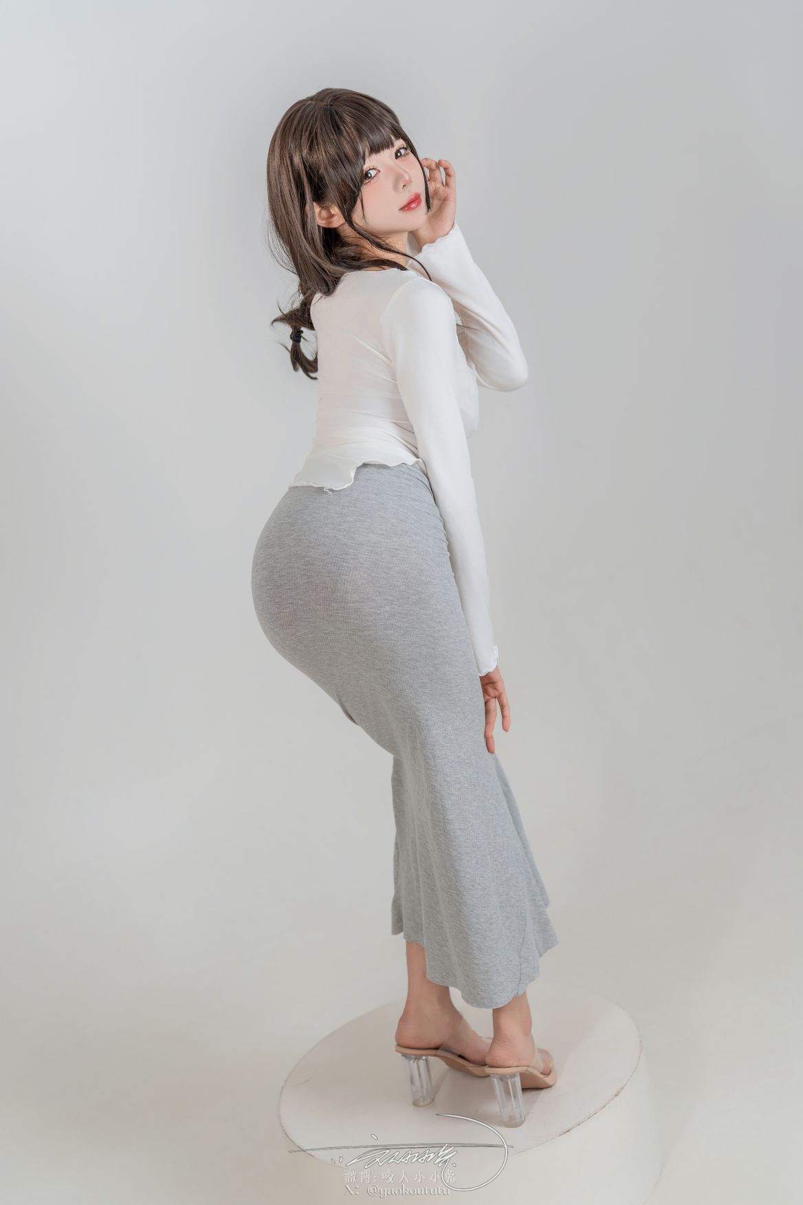 咬人小小兔-黏黏团子兔---6月作品夹心饼干79P1V-Queen-card-80P1V-934MB-07-11