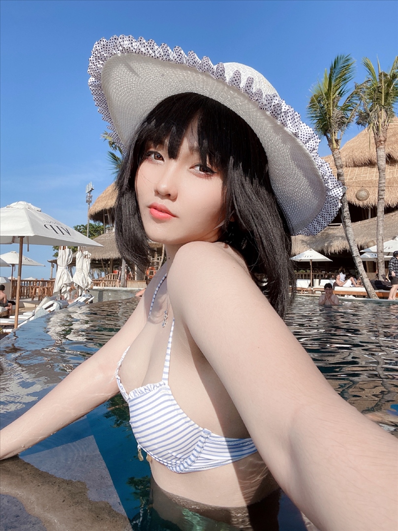 Azulacan---White-Bikini-20240819b-22P-5958-MB-08-20