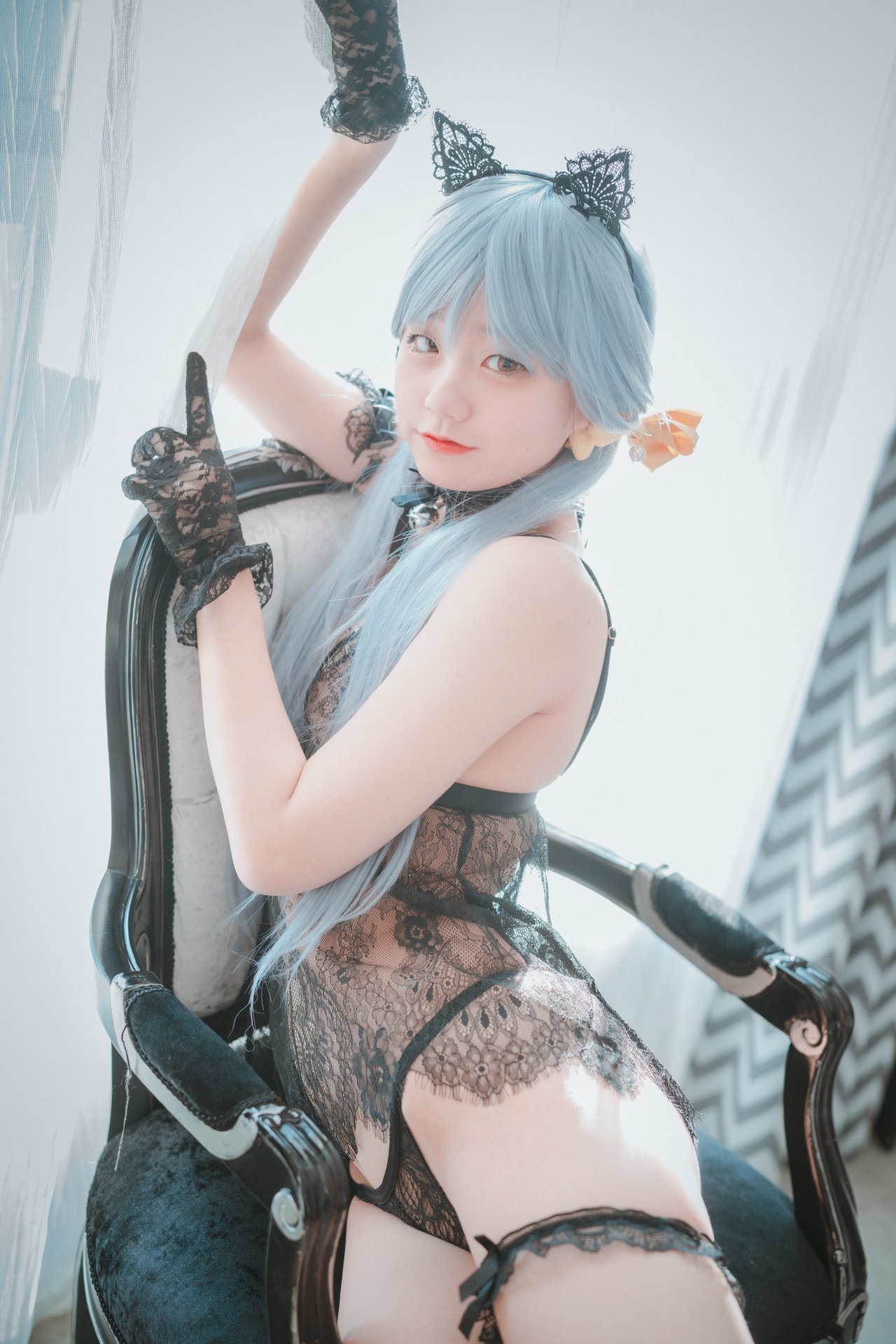 Jeong-Jenny-정제니-DJAWA-Schwarz-und-Wei-Katzenmädchen-Set02-05-07