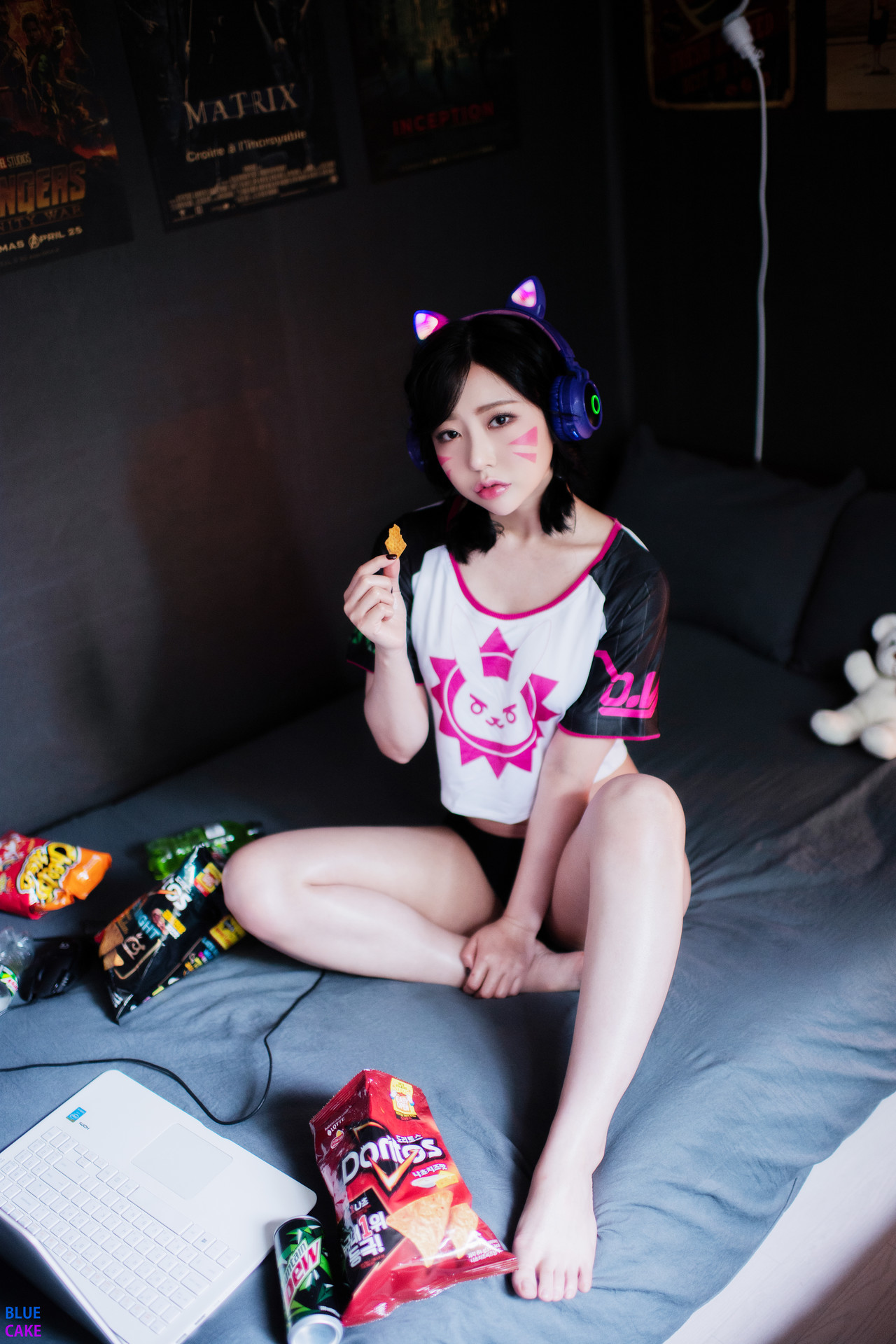 Luci-루시-BLUECAKE-Hello-I-am-DVa-Kim-04-02
