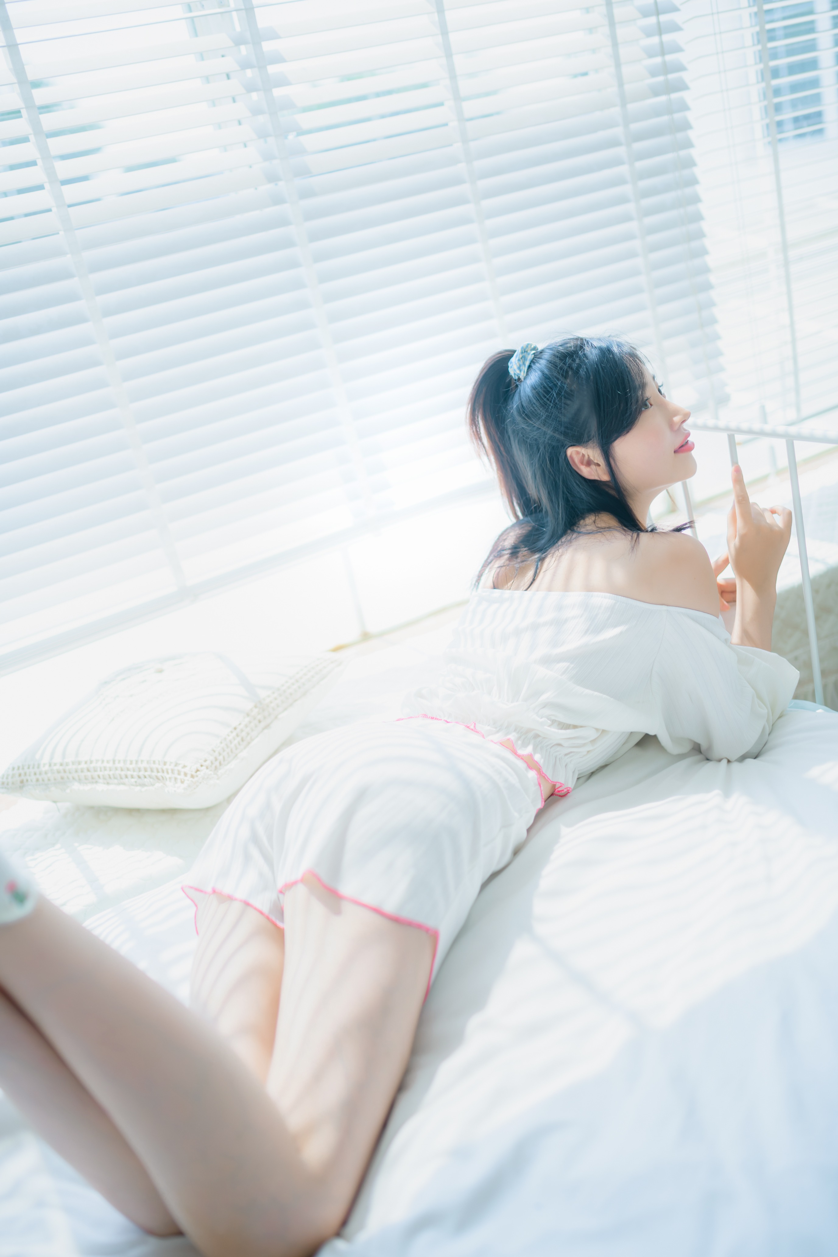 年年-爱吃棒棒糖的少女-11-27