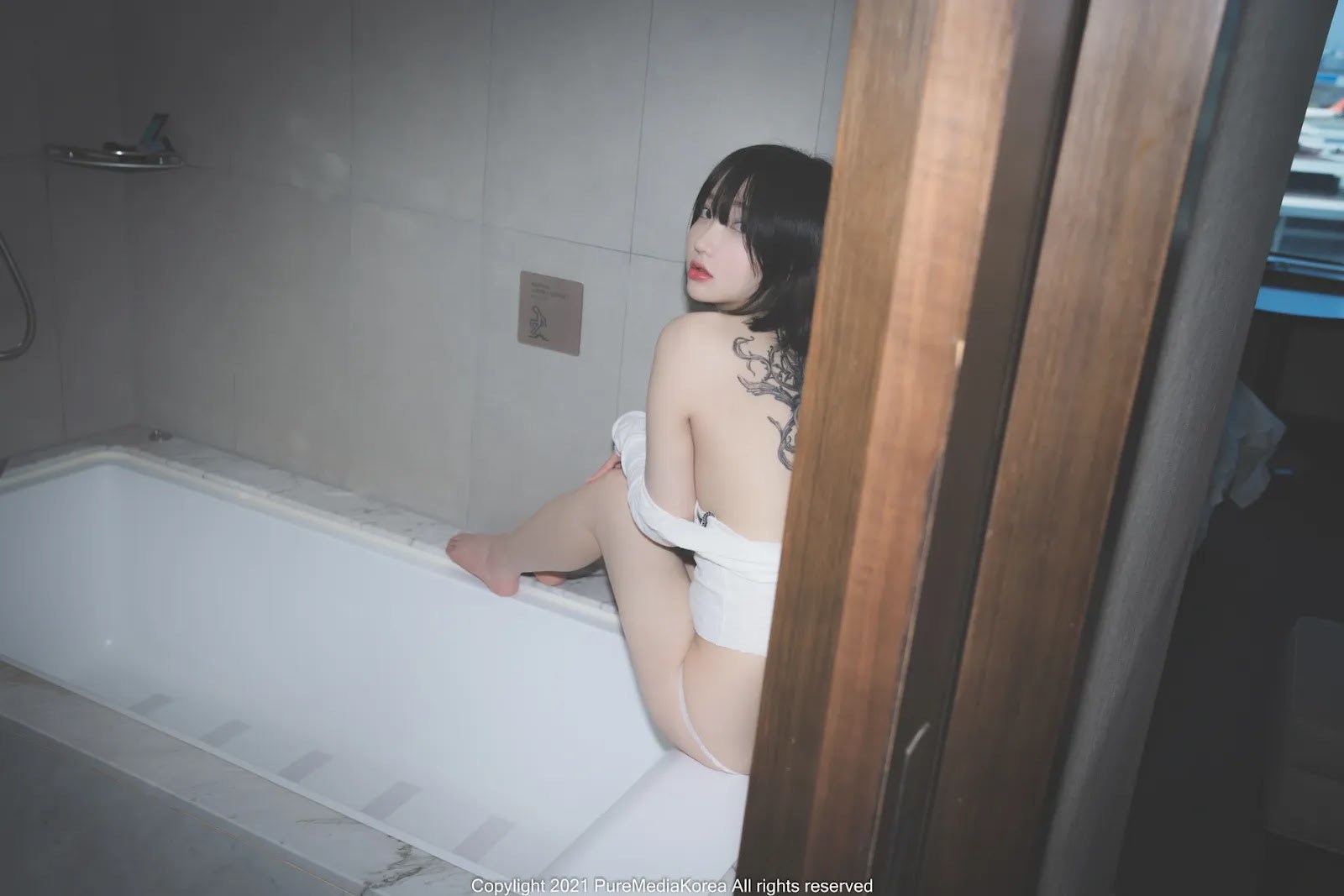 Son-Yeeun-손예은-PURE-MEDIA-Vol070-누드-디지털화보-Set01-03-16