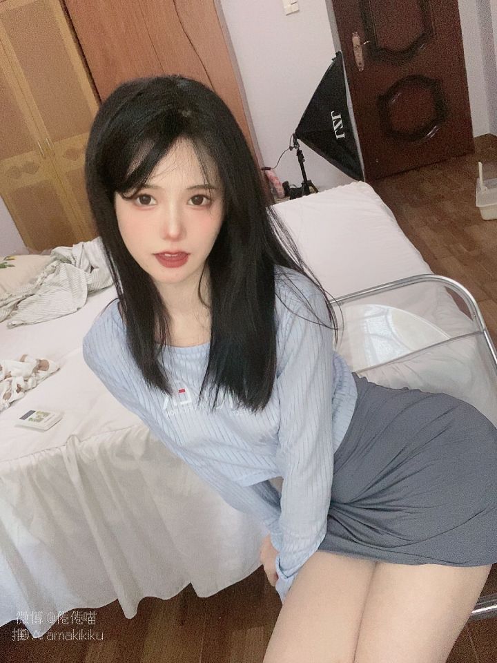 倦倦喵---吉他妹妹-01-16