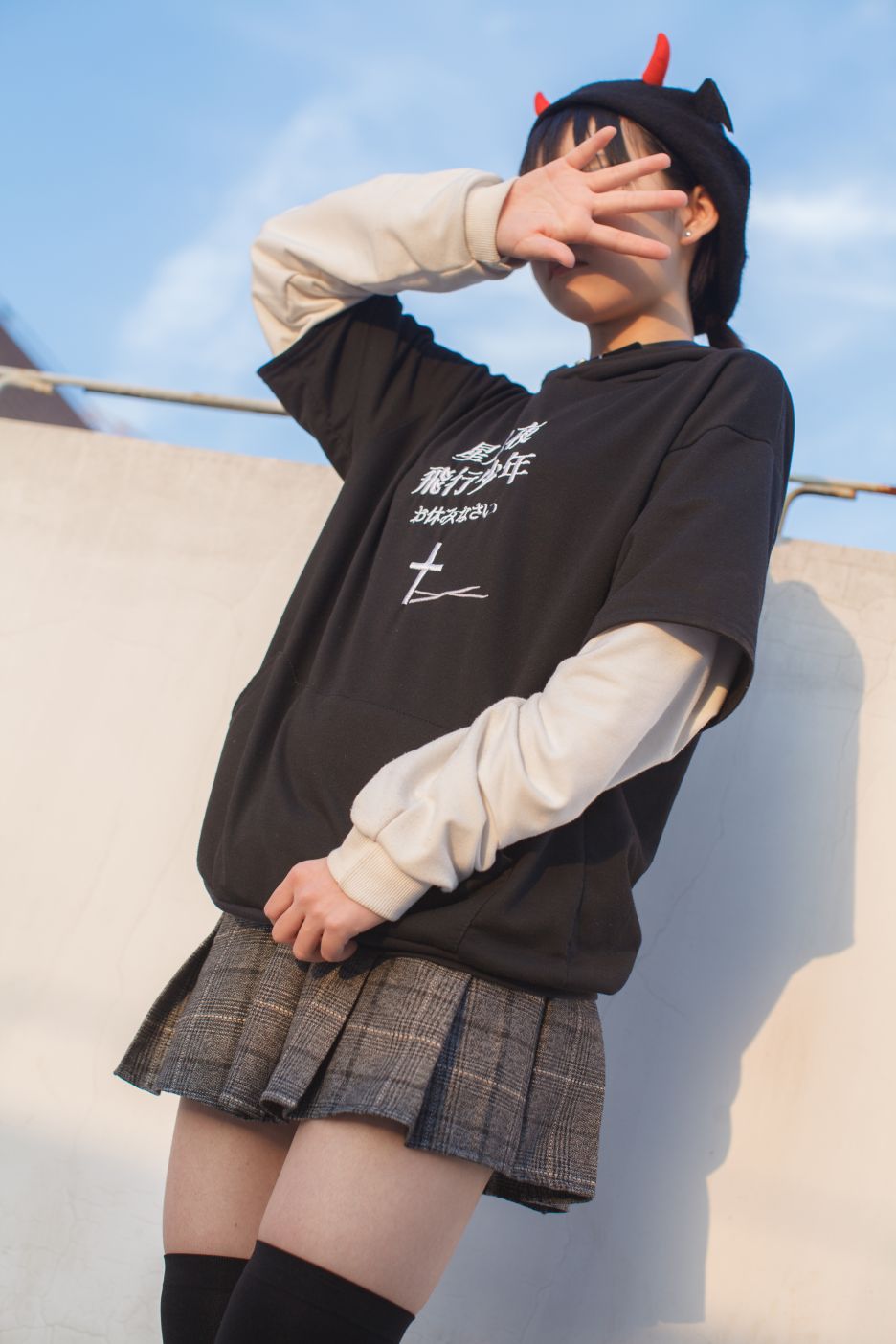 少女秩序写真-EXvol004-天台黑色过膝袜短裙47P-3475M-01-07