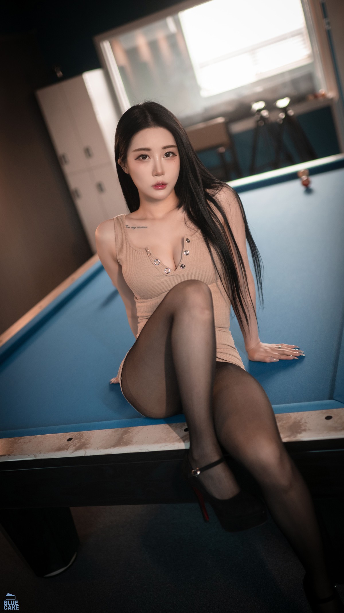 Jeong-Bomi-정보미-BLUECAKE-Secret-Billiard-Room-12-04