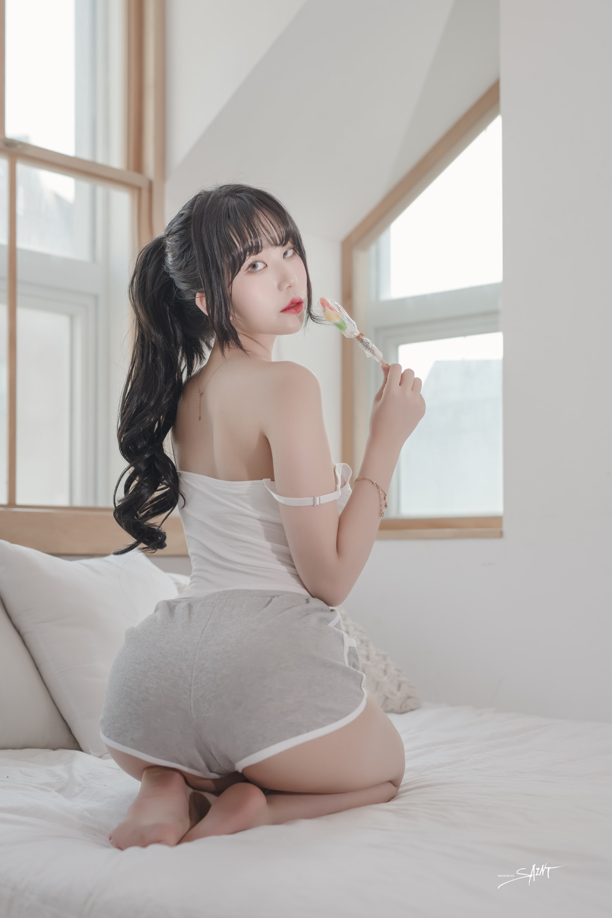 Yuna-유나-SAINT-Photolife-Love-On-Top-Set02-01-29