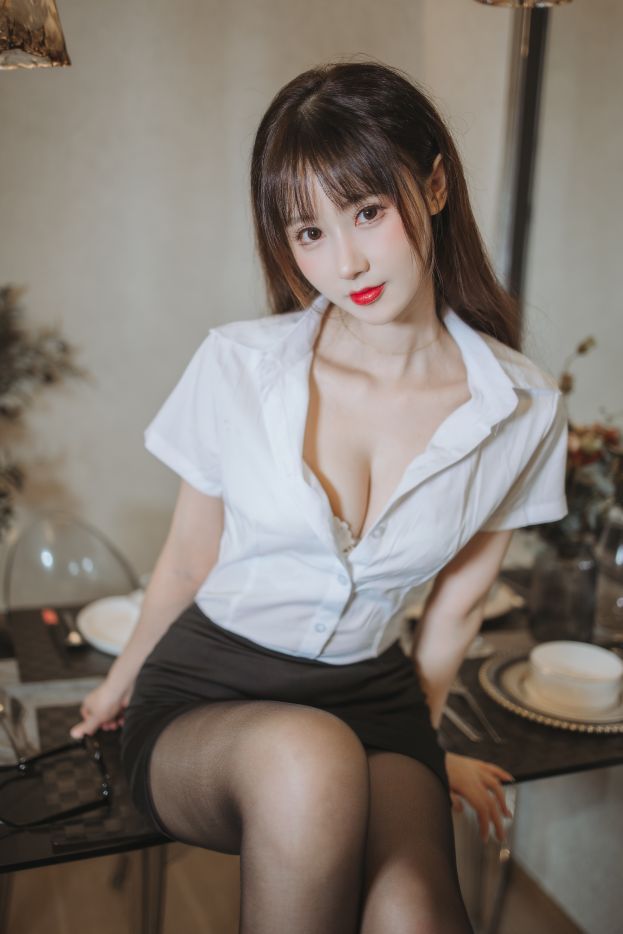 羽生三未---黑丝包臀OL40P-624MB-04-20