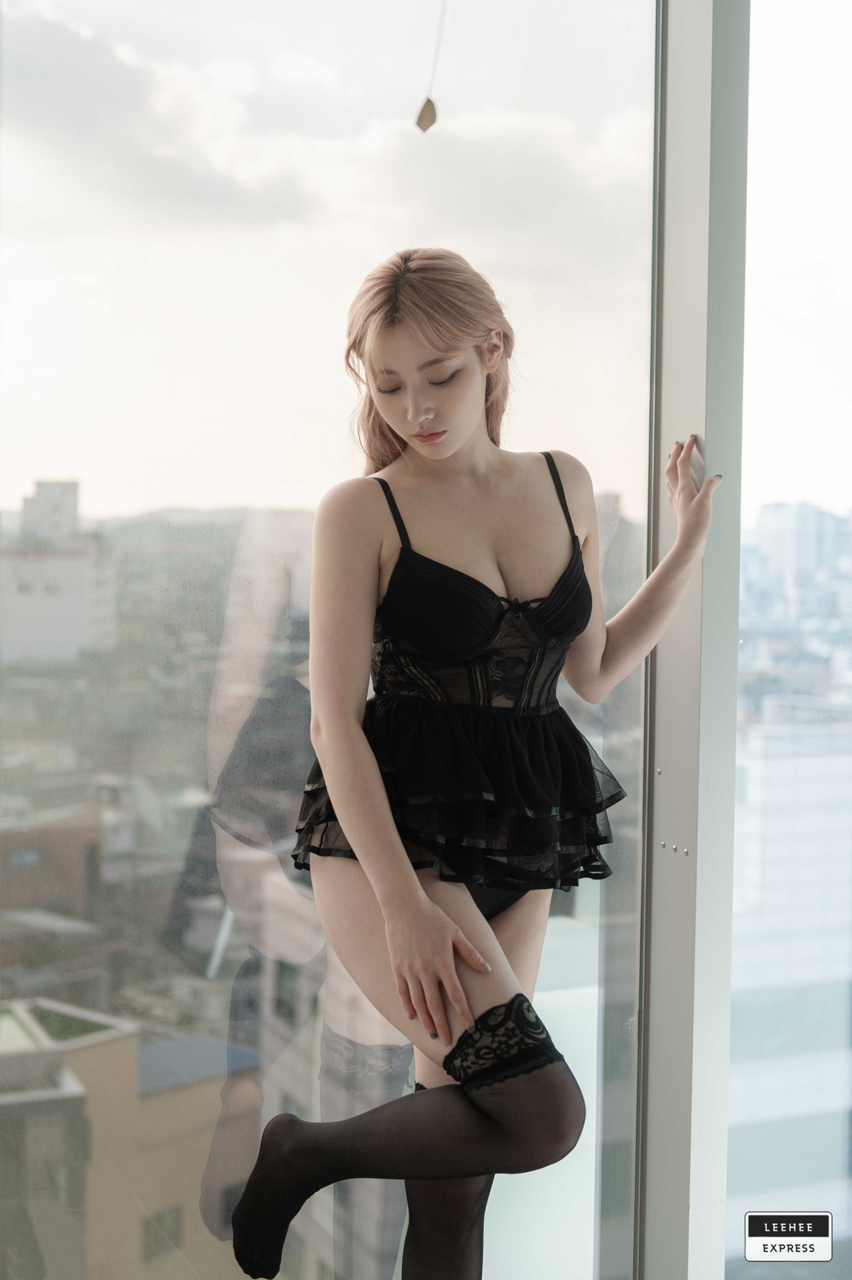 Jeong-Ah-정아-LEEHEE-EXPRESS-LEDG-177A-Set01-04-11