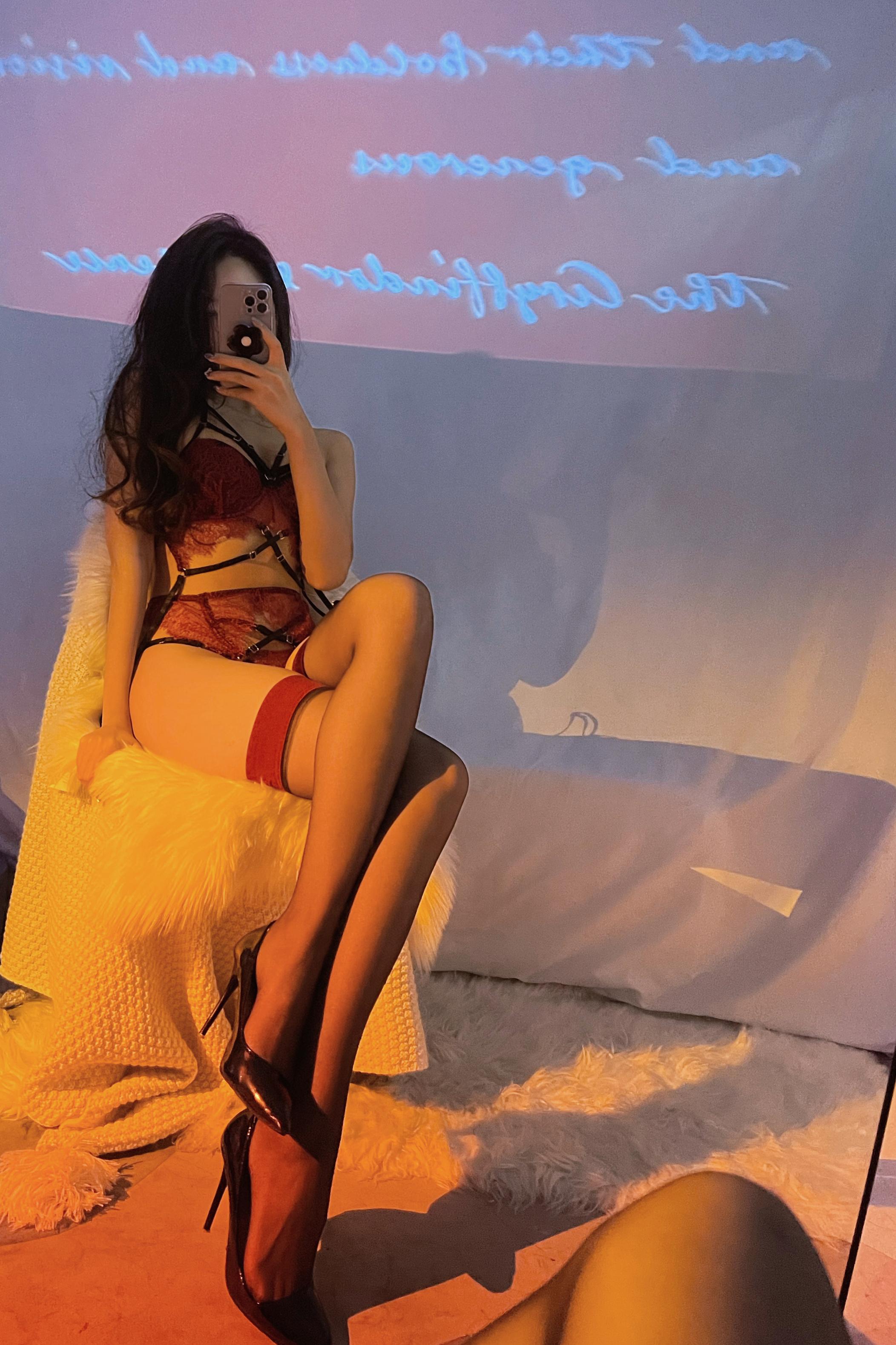 030纪念小小v5--微密圈系列-黑红诱惑-30P185MB-08-29