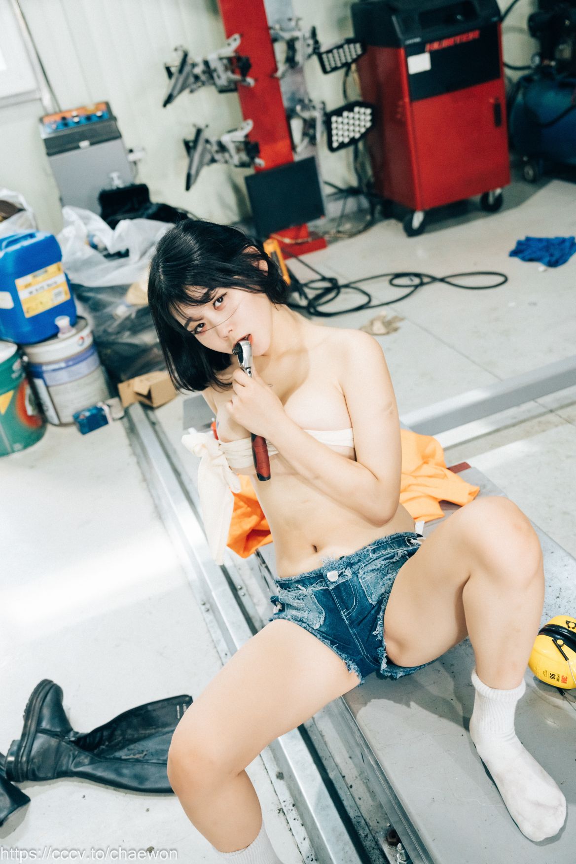Loozy-Zia-지아---Garage-Girl-02-22