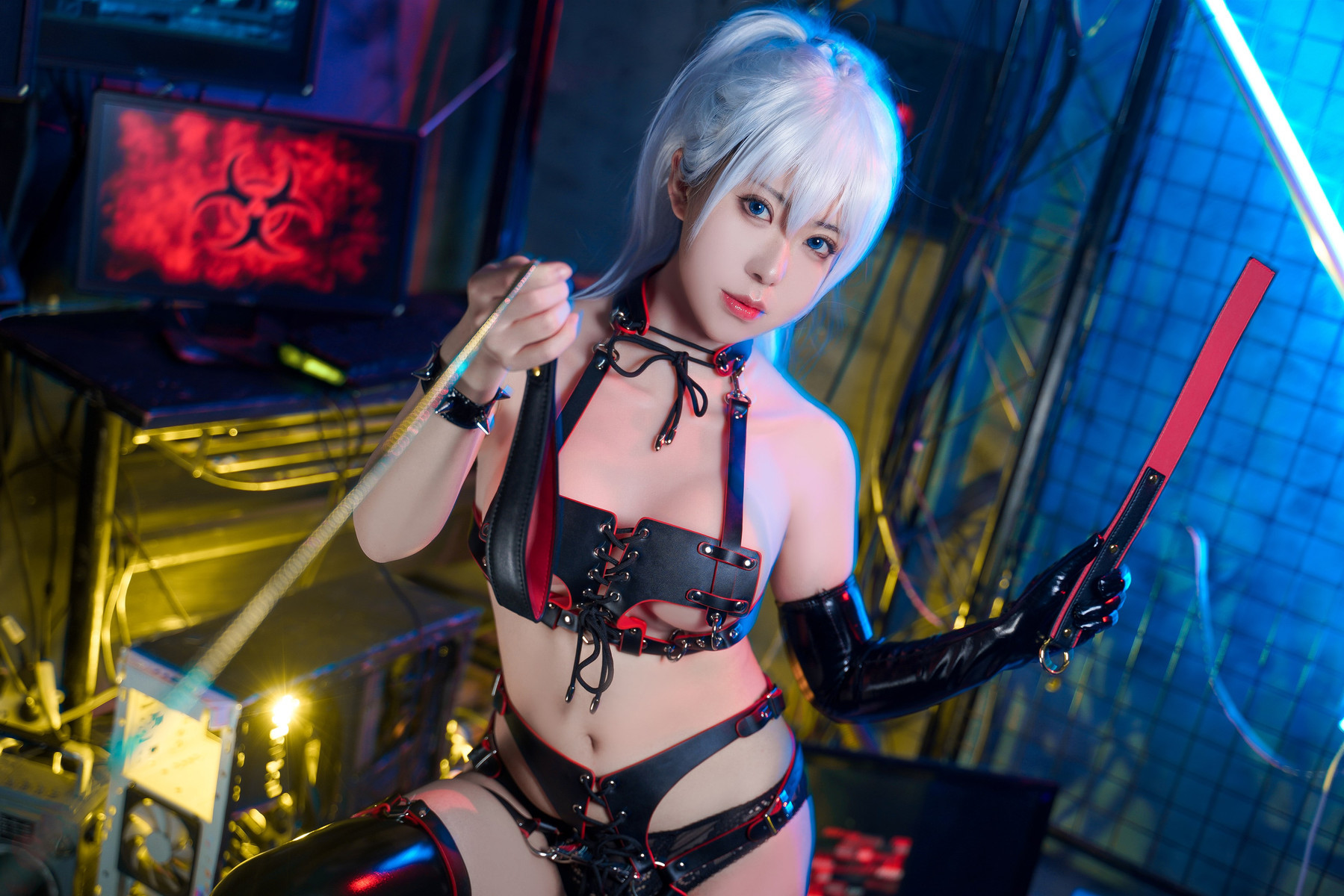 Cosplay-虎森森-Leather-Queen-10-20
