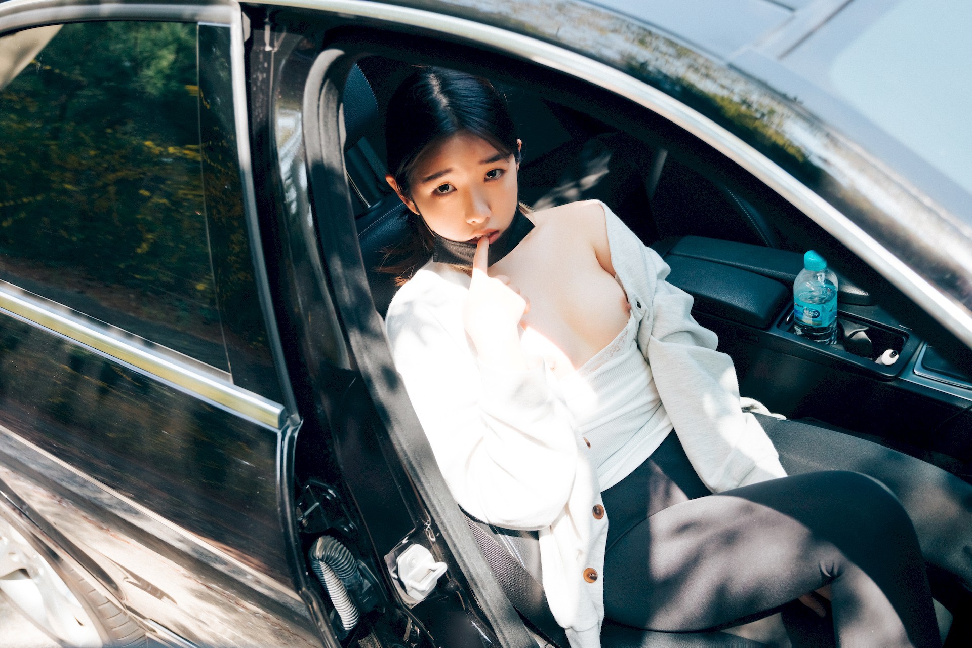 Sonson-손손-Loozy-Yano-Date-Set02-02-23