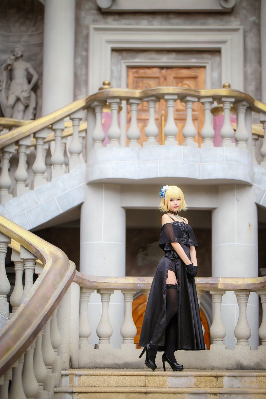 大大卷卷小卷-参见女王陛下-40P-286MB-05-21