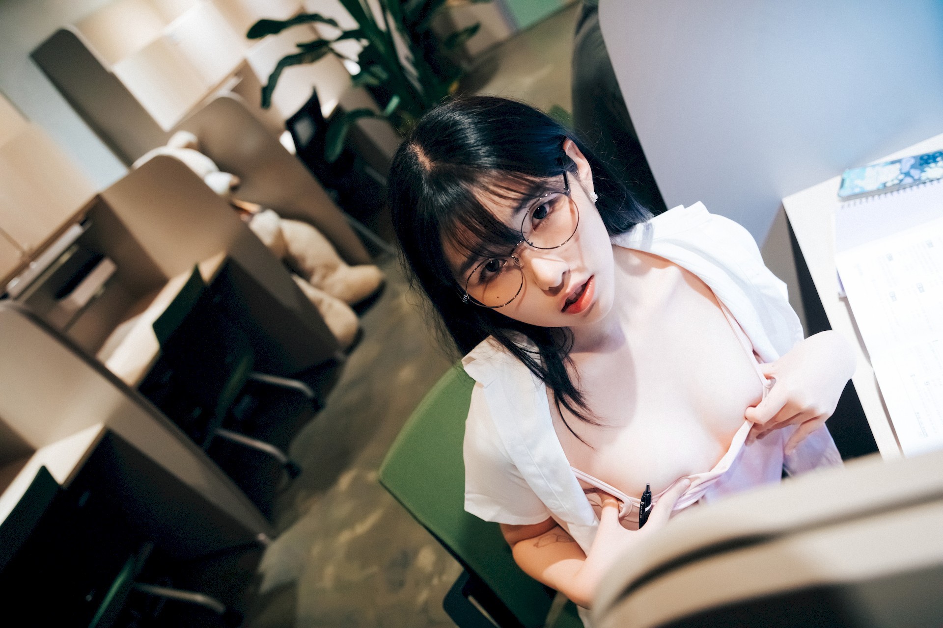 Sonson-손손-Loozy-Reading-Room-Set01-04-15